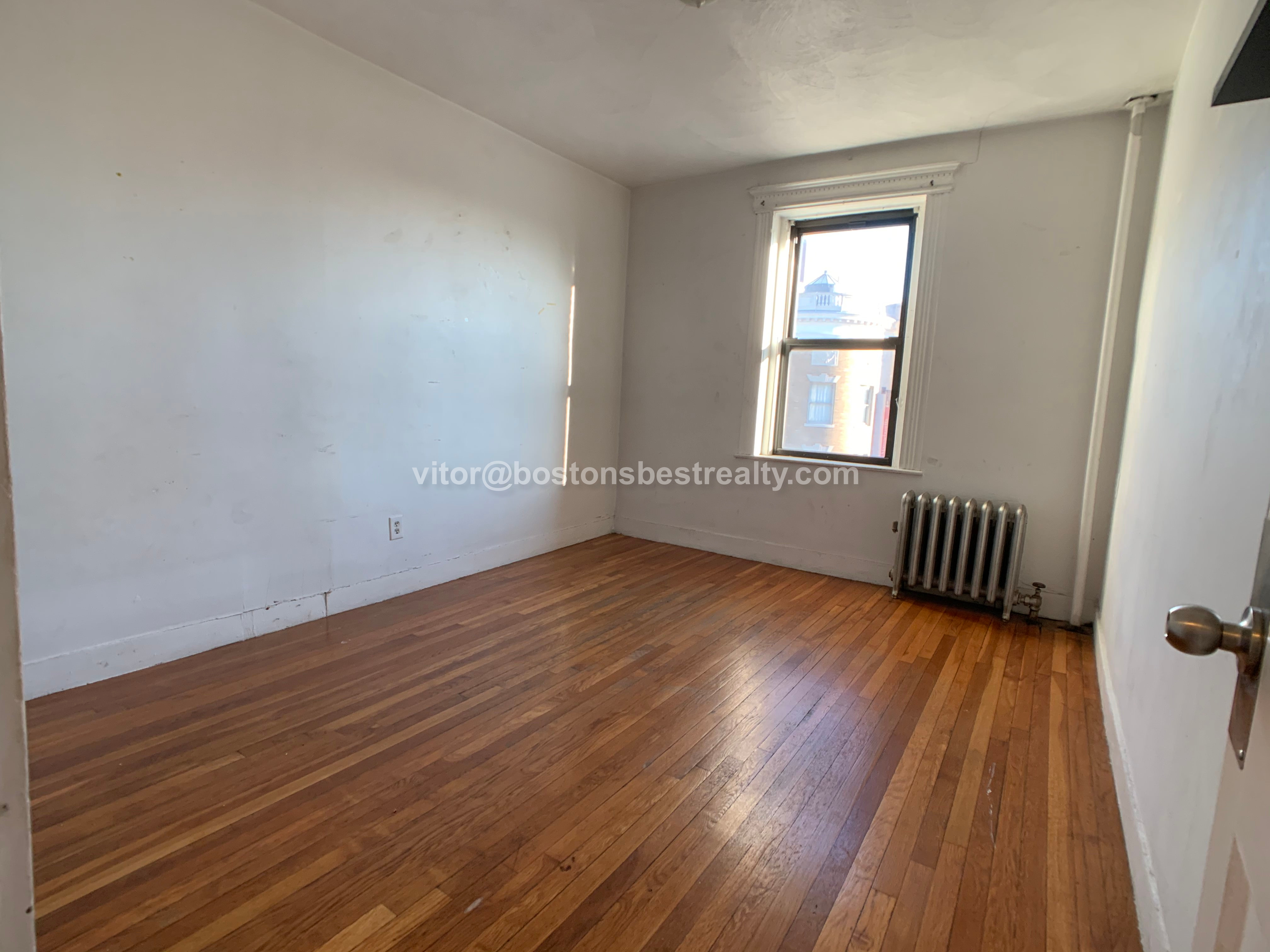 2 split bed, 1 bath apartment for rent at 1111 Boylston St Unit 47, Fenway — photo 3 of 15