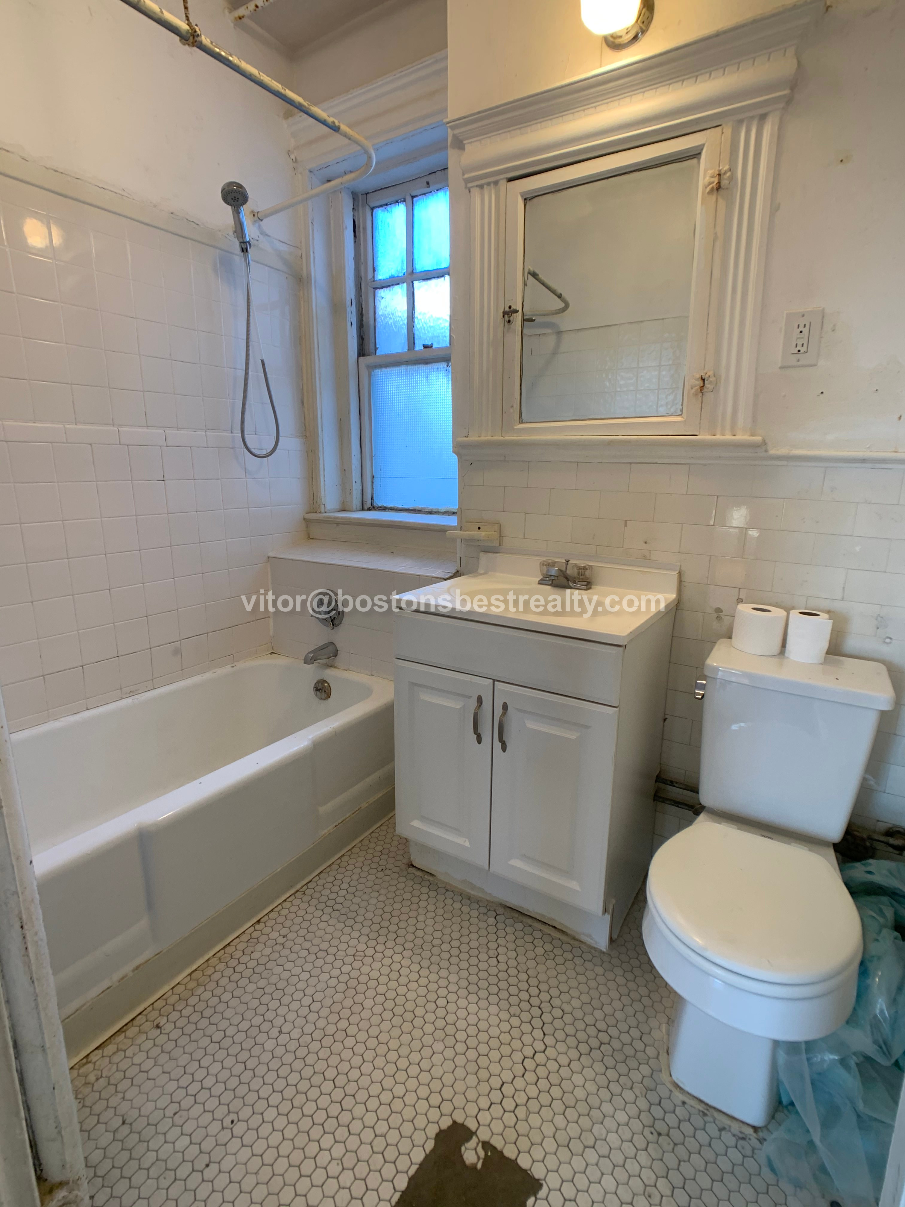 2 split bed, 1 bath apartment for rent at 1111 Boylston St Unit 47, Fenway — photo 5 of 15