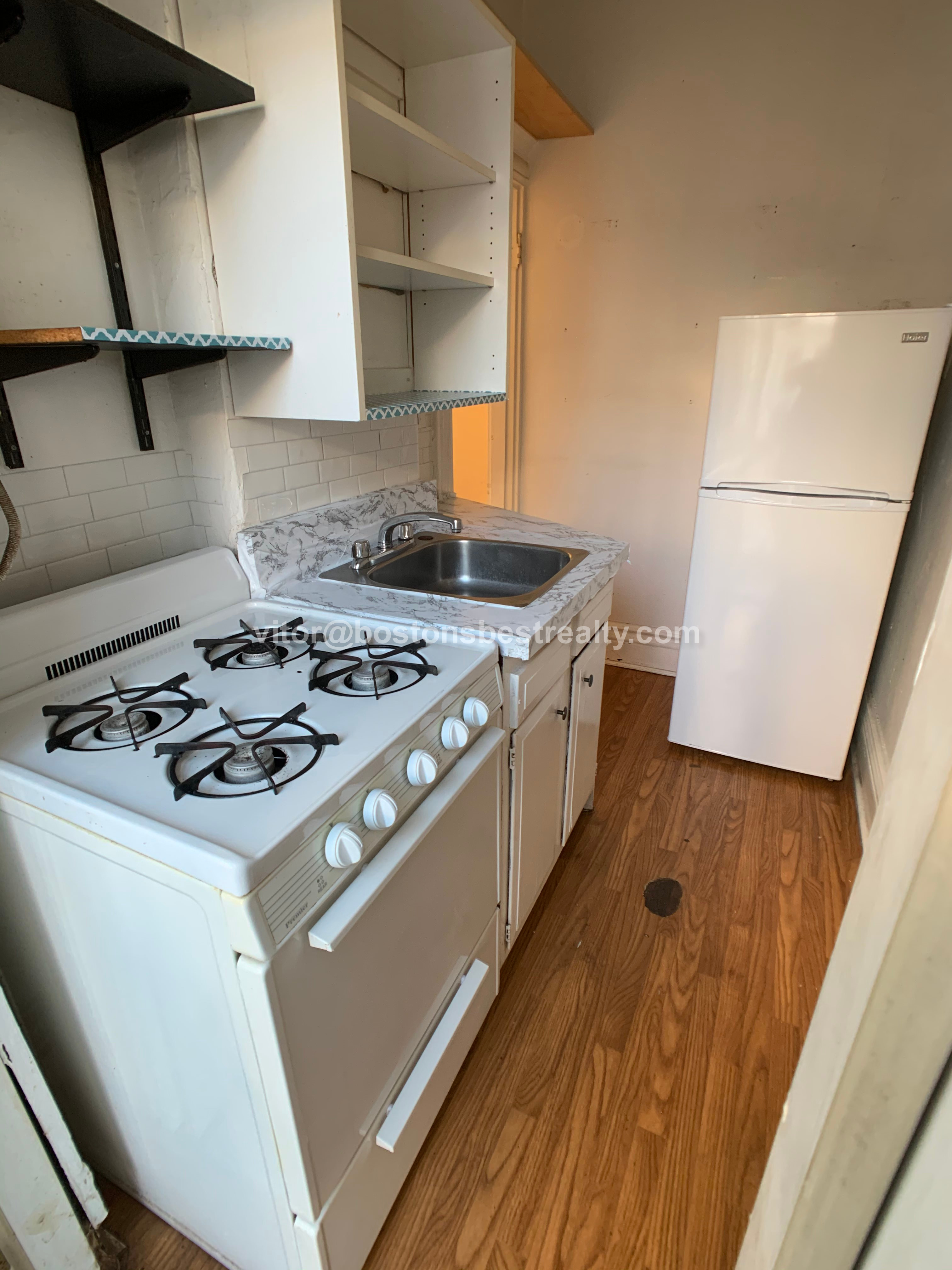 2 split bed, 1 bath apartment for rent at 1111 Boylston St Unit 47, Fenway — photo 1 of 15