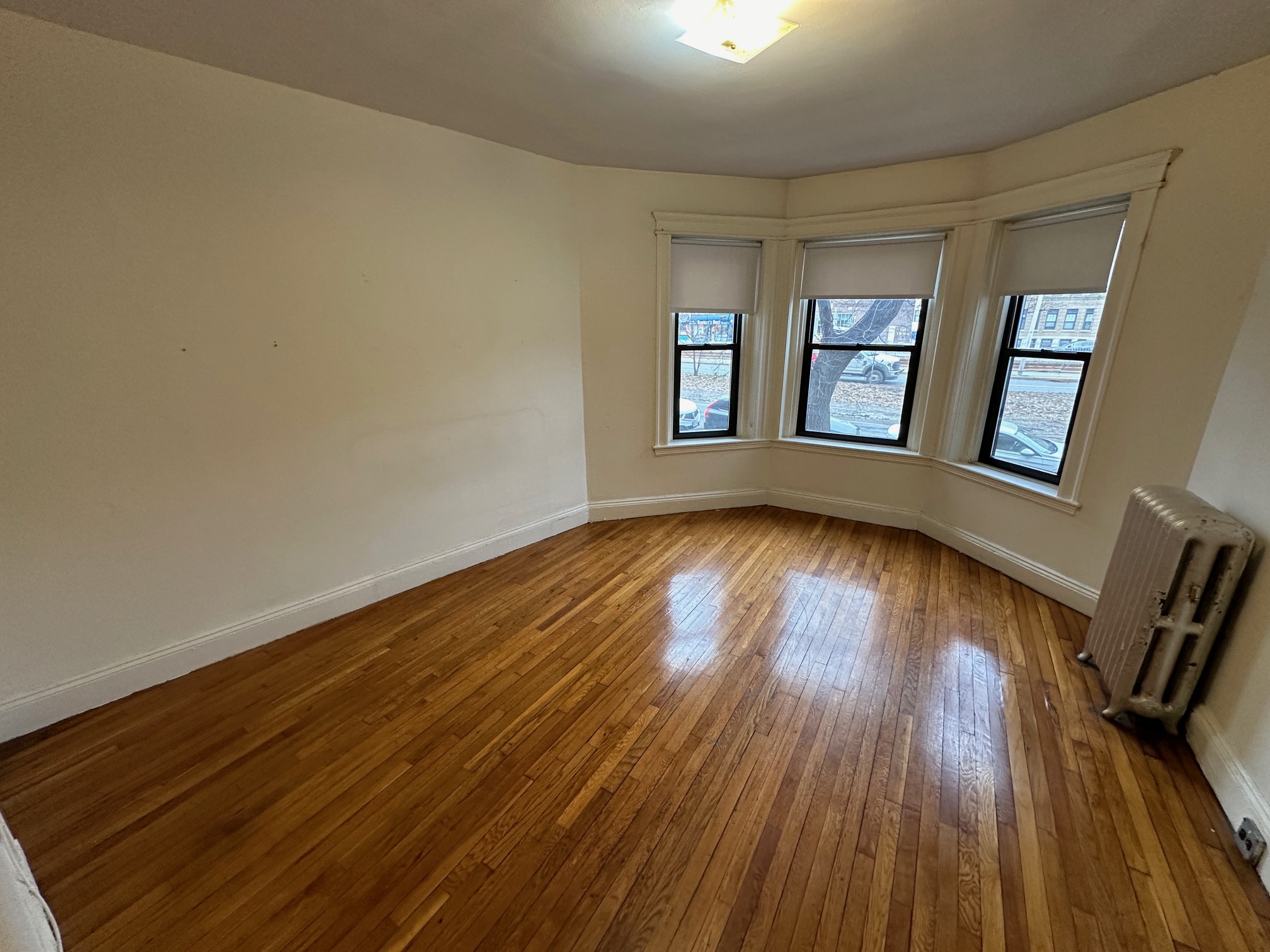 3 bed, 1 bath apartment for rent at 1144 Commonwealth Ave Unit 1, Allston — photo 5 of 8