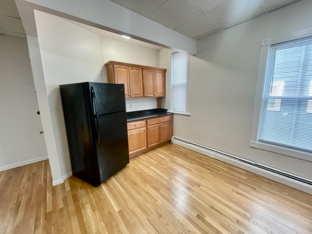 3.5 bed, 1 bath apartment for rent at 7 Grafton St Unit 2, Dorchester — photo 7 of 20