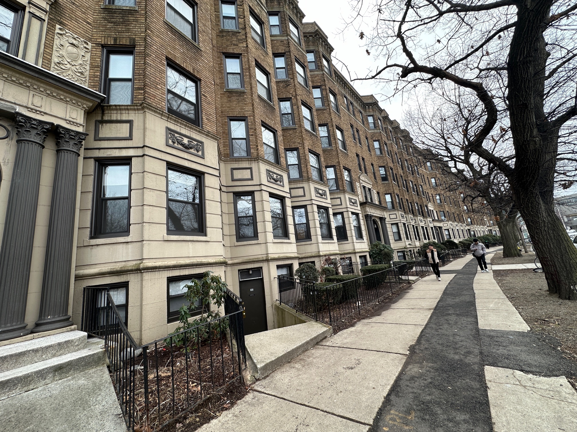 3 bed, 1 bath apartment for rent at 1144 Commonwealth Ave Unit 1, Allston
