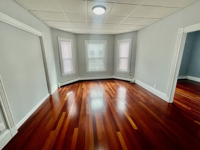 3.5 bed, 1 bath apartment for rent at 7 Grafton St Unit 2, Dorchester — photo 2 of 20