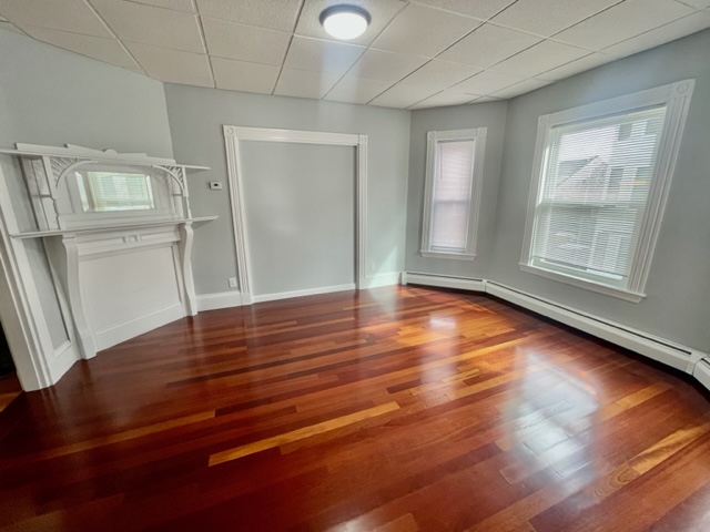 3.5 bed, 1 bath apartment for rent at 7 Grafton St Unit 2, Dorchester — photo 3 of 20