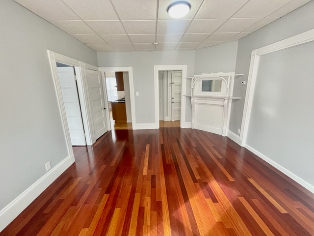 3.5 bed, 1 bath apartment for rent at 7 Grafton St Unit 2, Dorchester — photo 4 of 20