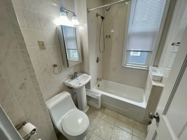 3.5 bed, 1 bath apartment for rent at 7 Grafton St Unit 2, Dorchester — photo 13 of 20