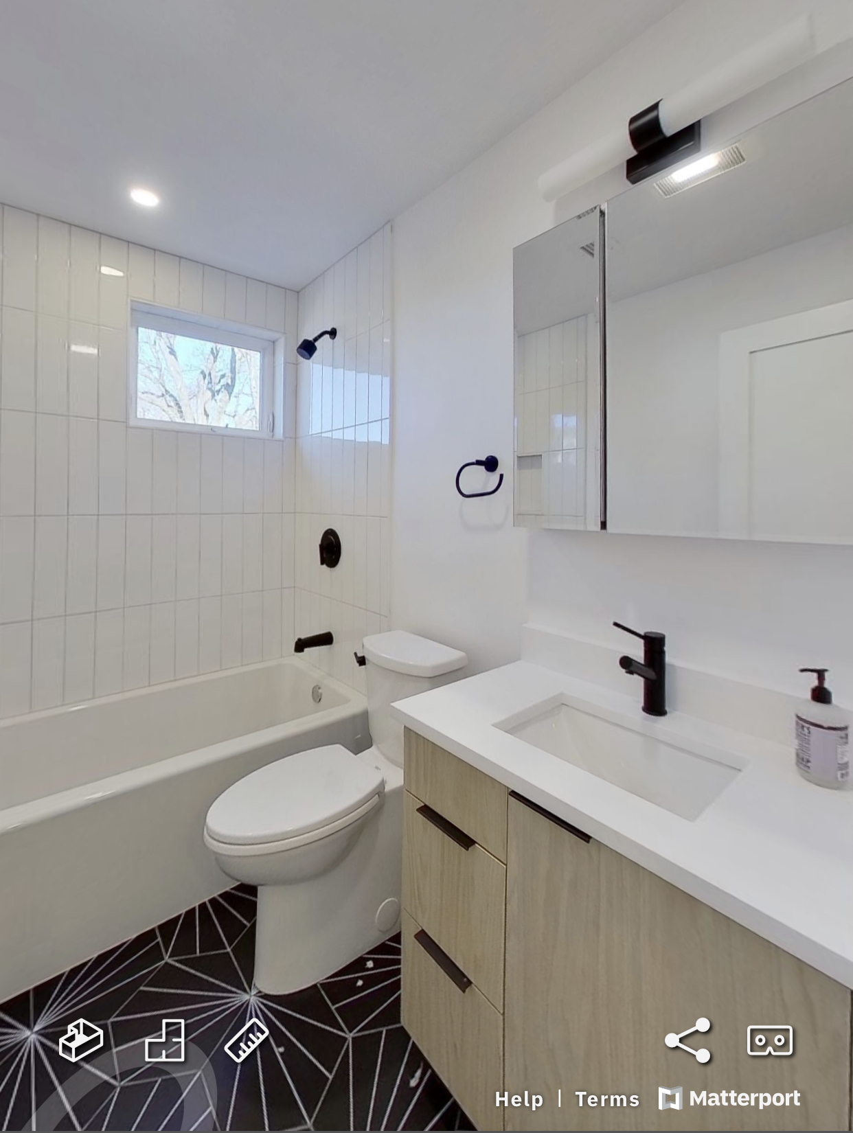 9 Wenham St, Jamaica Plain