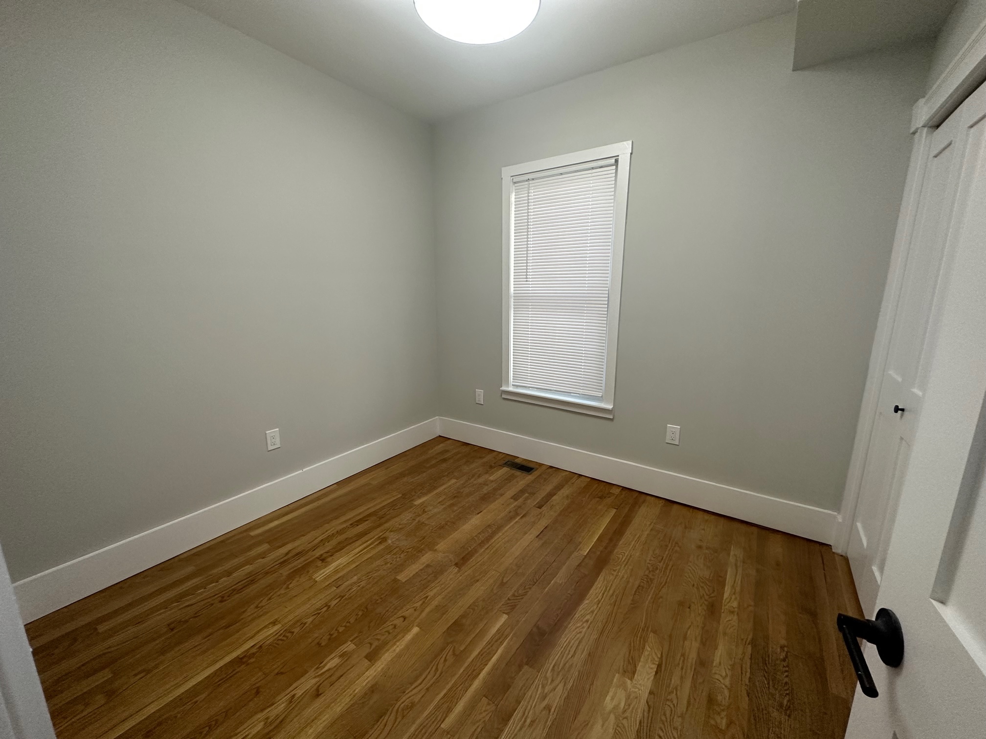 5 bed, 2 bath apartment for rent at 68 L Unit 1, South Boston — photo 7 of 9