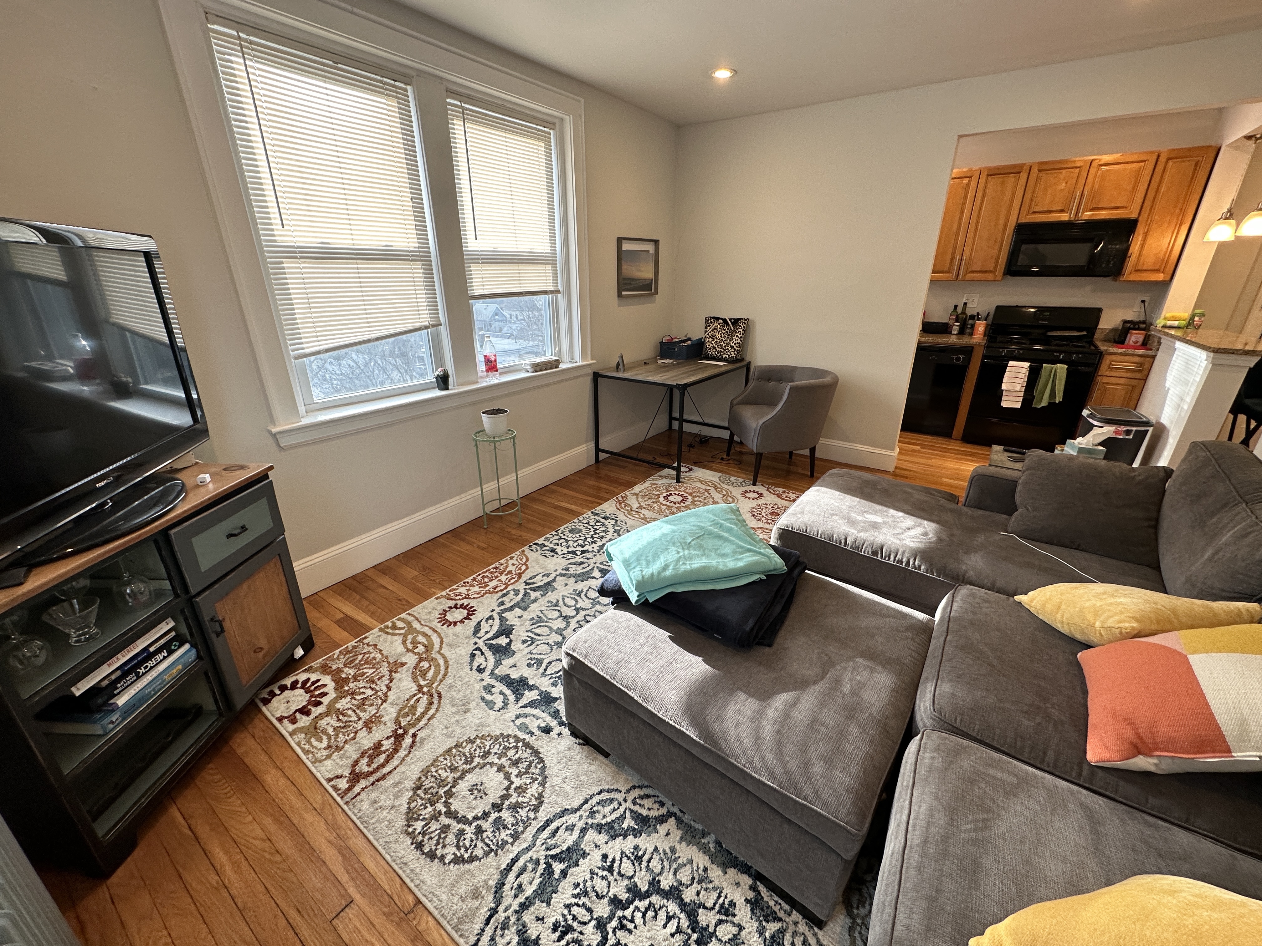 1 bed, 1 bath apartment for rent at 136 Highland Ave Unit 32, Winter Hill — photo 4 of 14