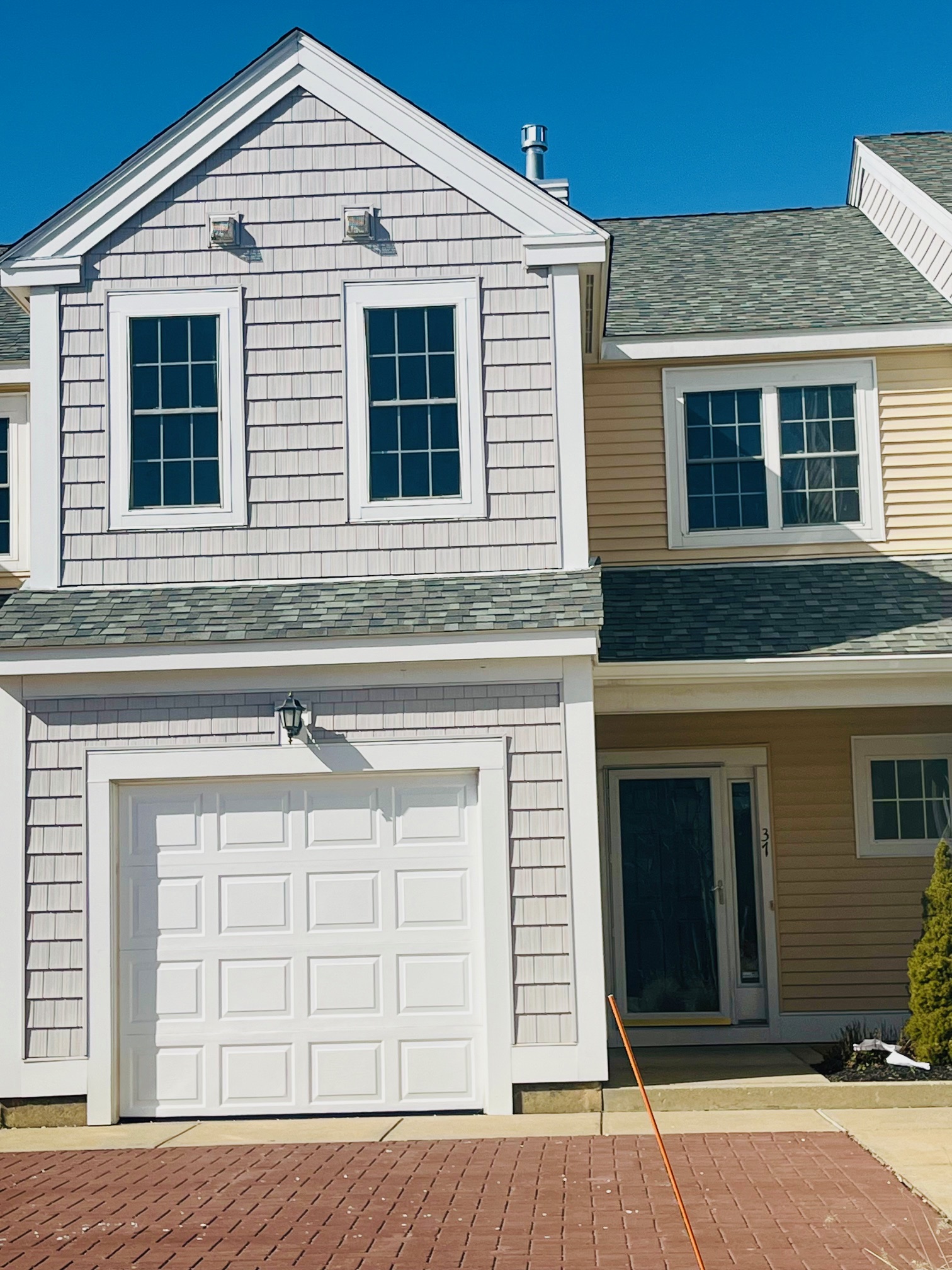 3 bed, 2.5 bath apartment for rent at 37 Village Dr Unit 37, Quincy — photo 1 of 2