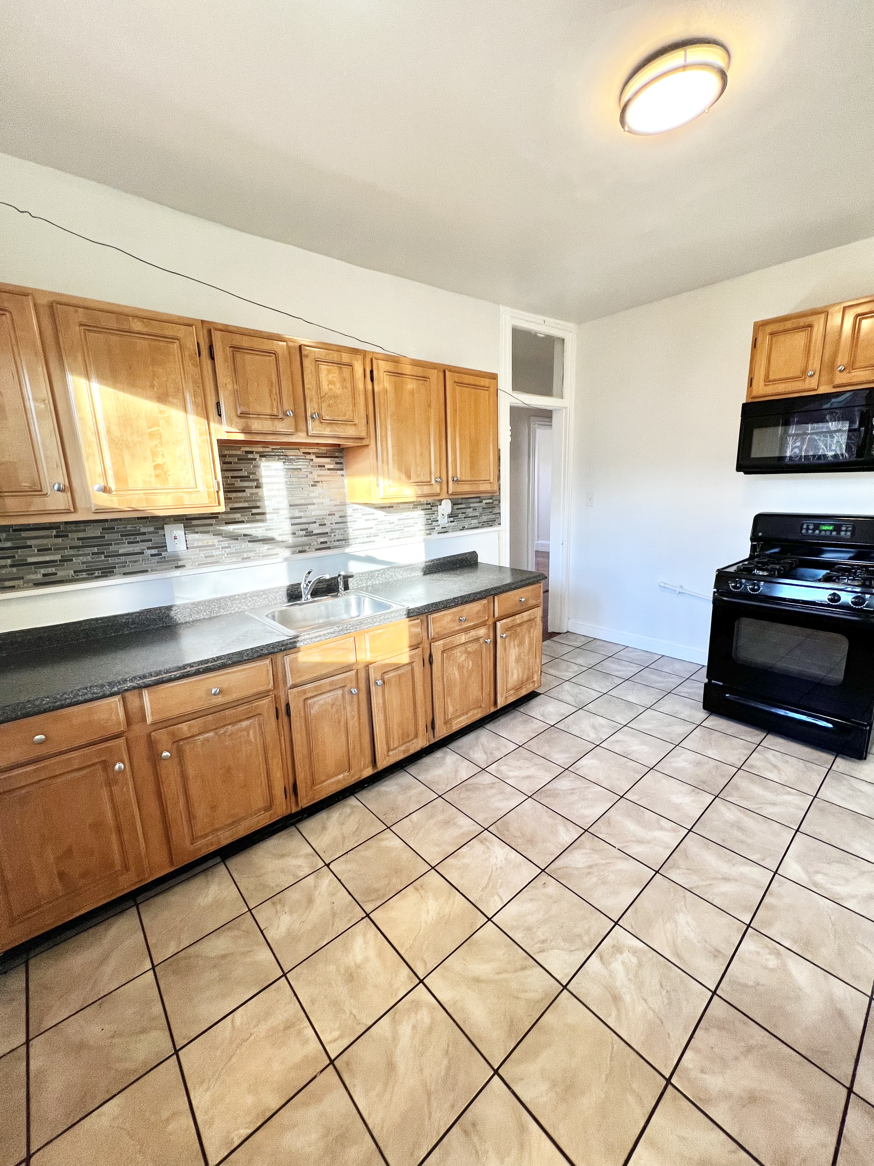 4 bed, 1 bath apartment for rent at 263 Normandy St Unit 3, Dorchester — photo 2 of 21