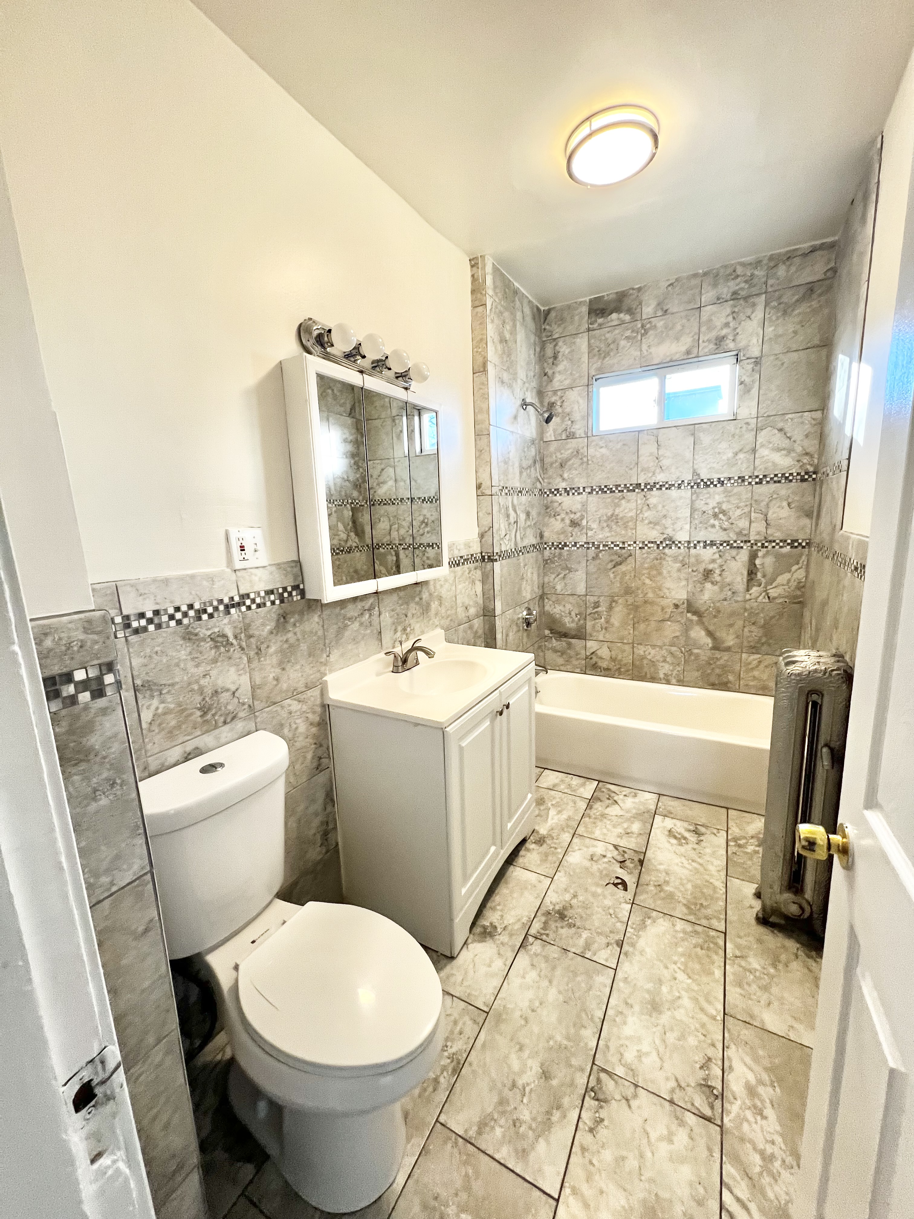 4 bed, 1 bath apartment for rent at 263 Normandy St Unit 3, Dorchester — photo 6 of 21