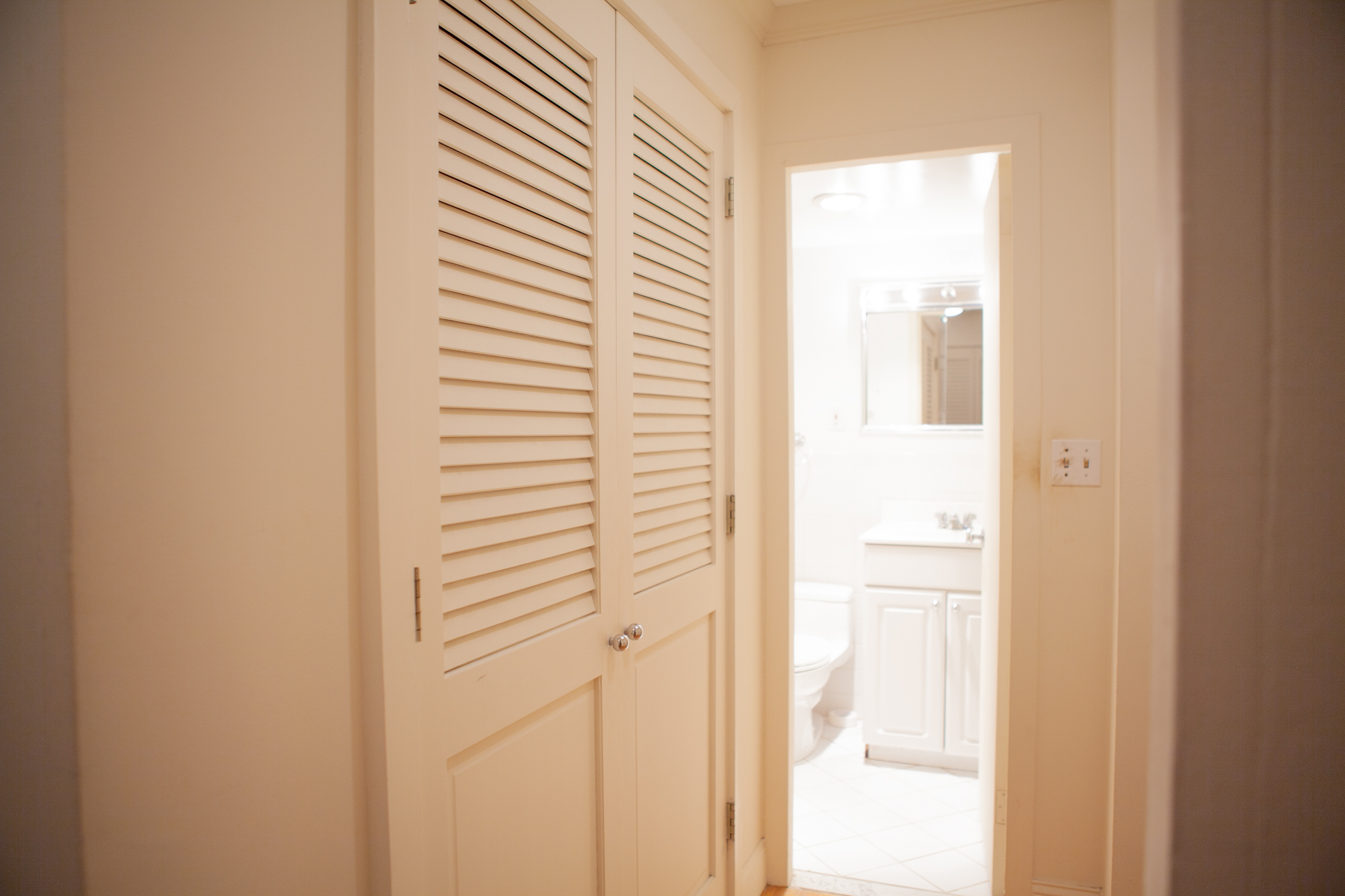 Studio bed, 1 bath apartment for rent at 2 Hawthorne Pl Unit 15F, West End — photo 10 of 11
