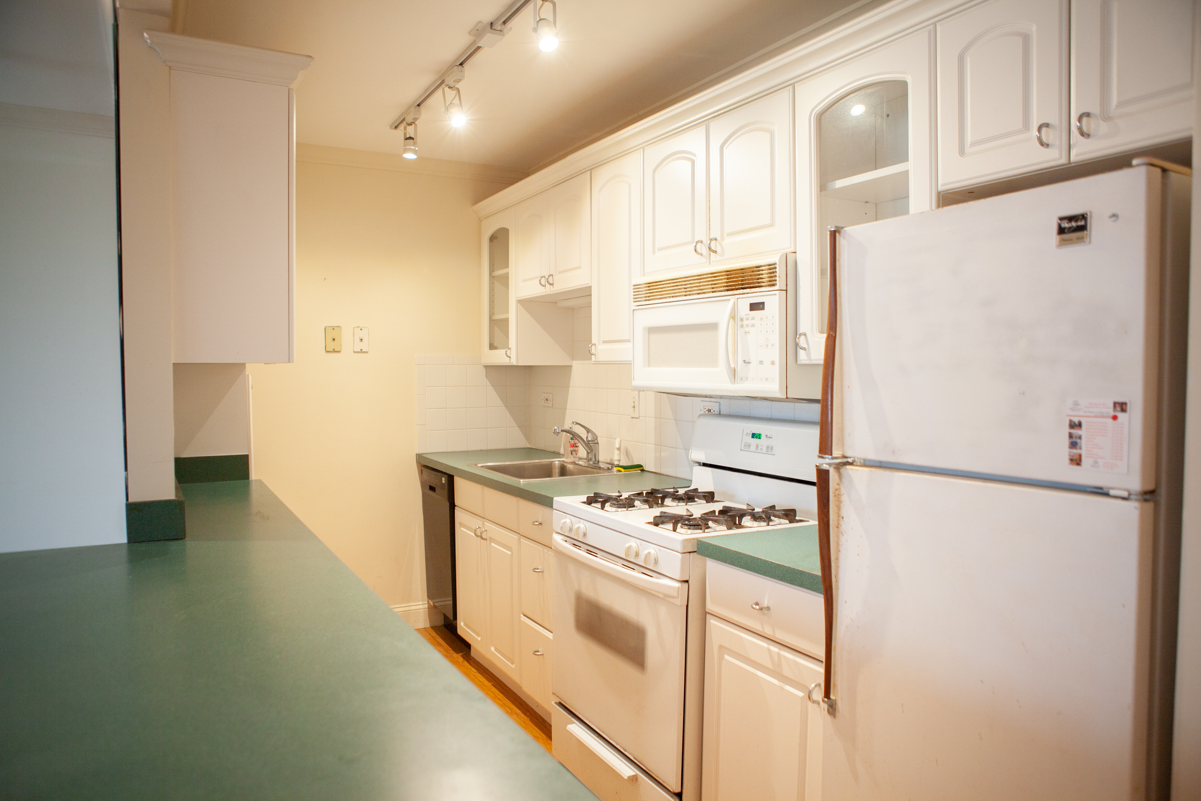 Studio bed, 1 bath apartment for rent at 2 Hawthorne Pl Unit 15F, West End — photo 7 of 11