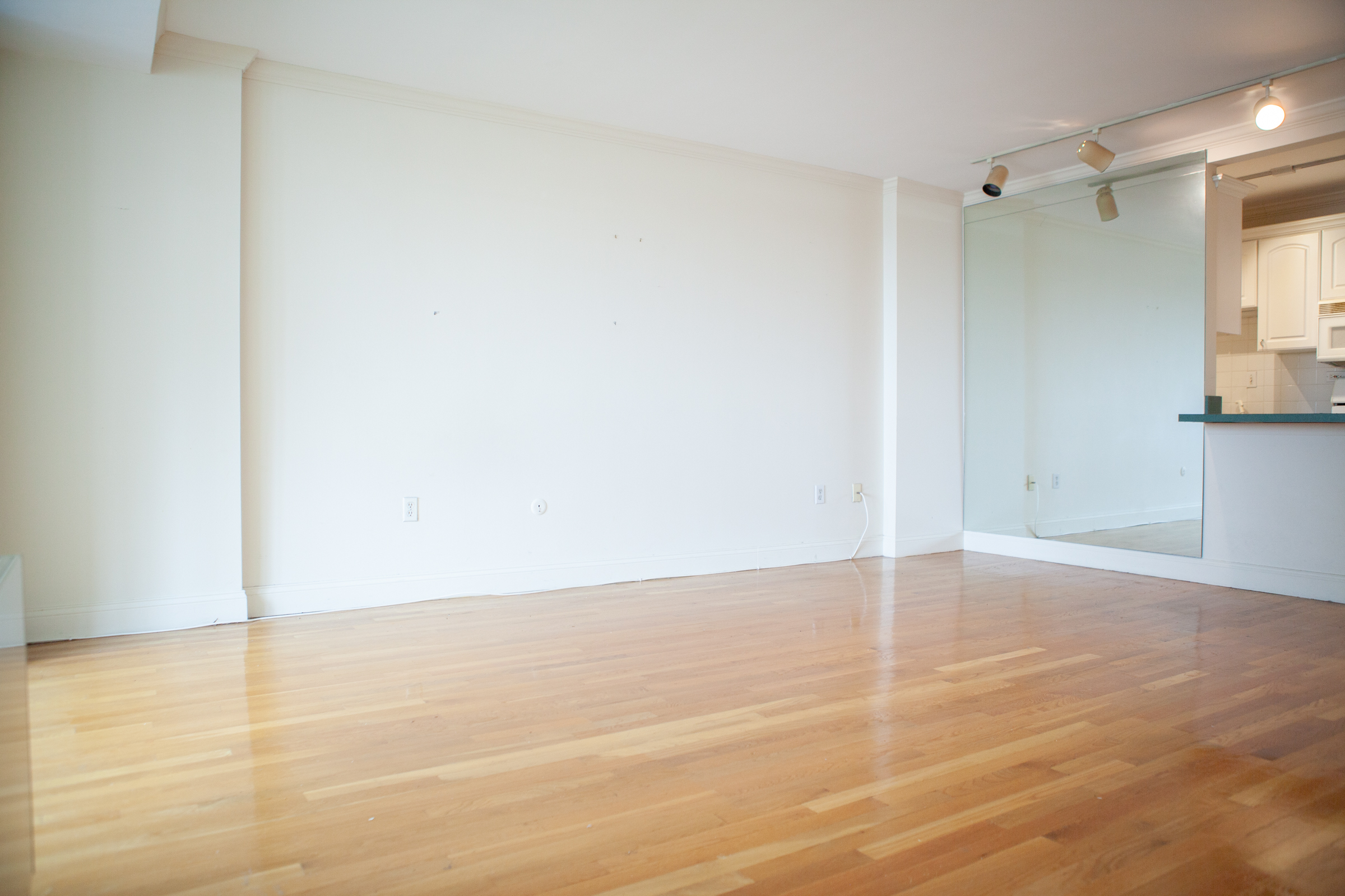Studio bed, 1 bath apartment for rent at 2 Hawthorne Pl Unit 15F, West End — photo 2 of 11