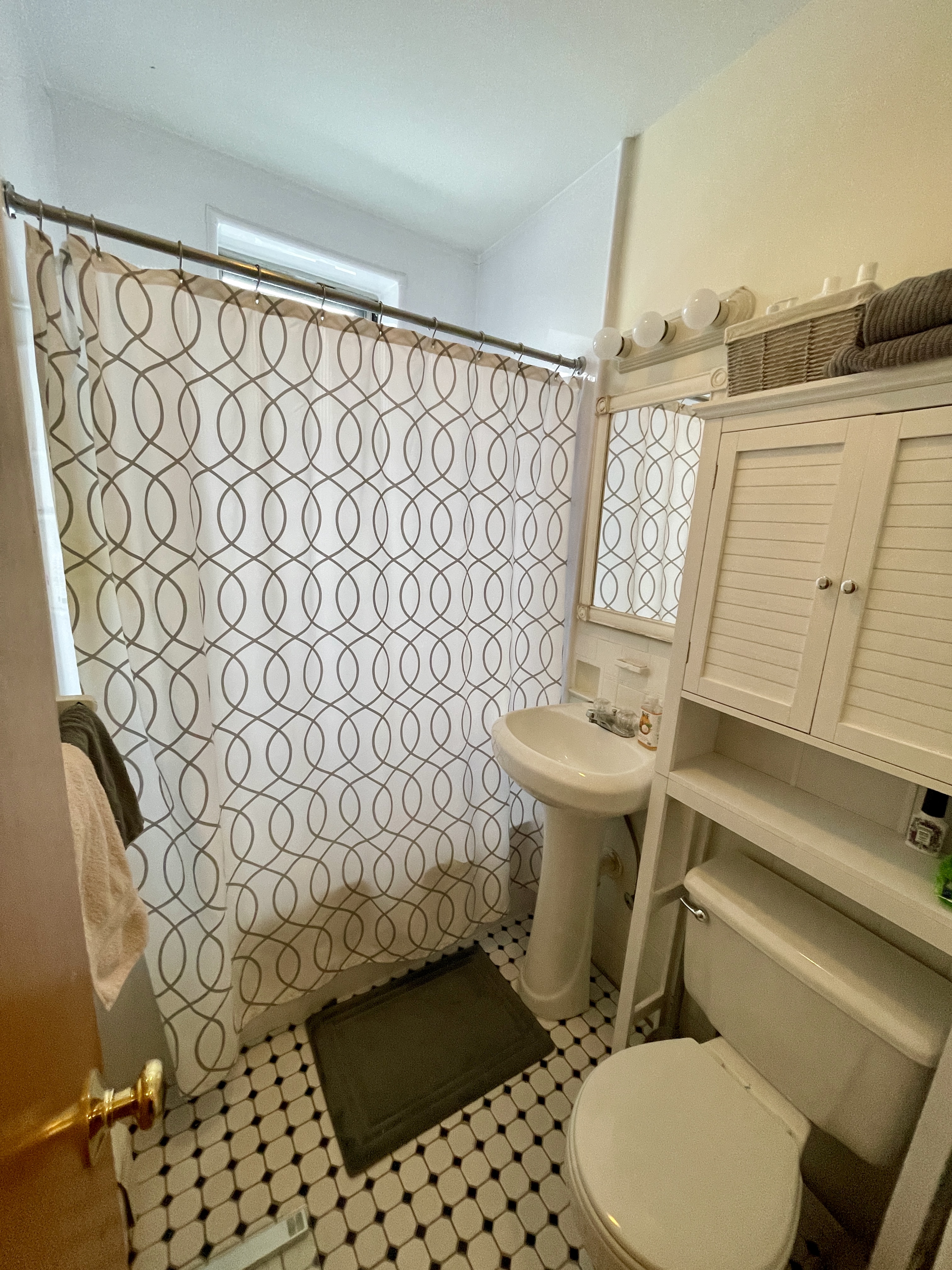 206 Chestnut Hill Ave, Brighton