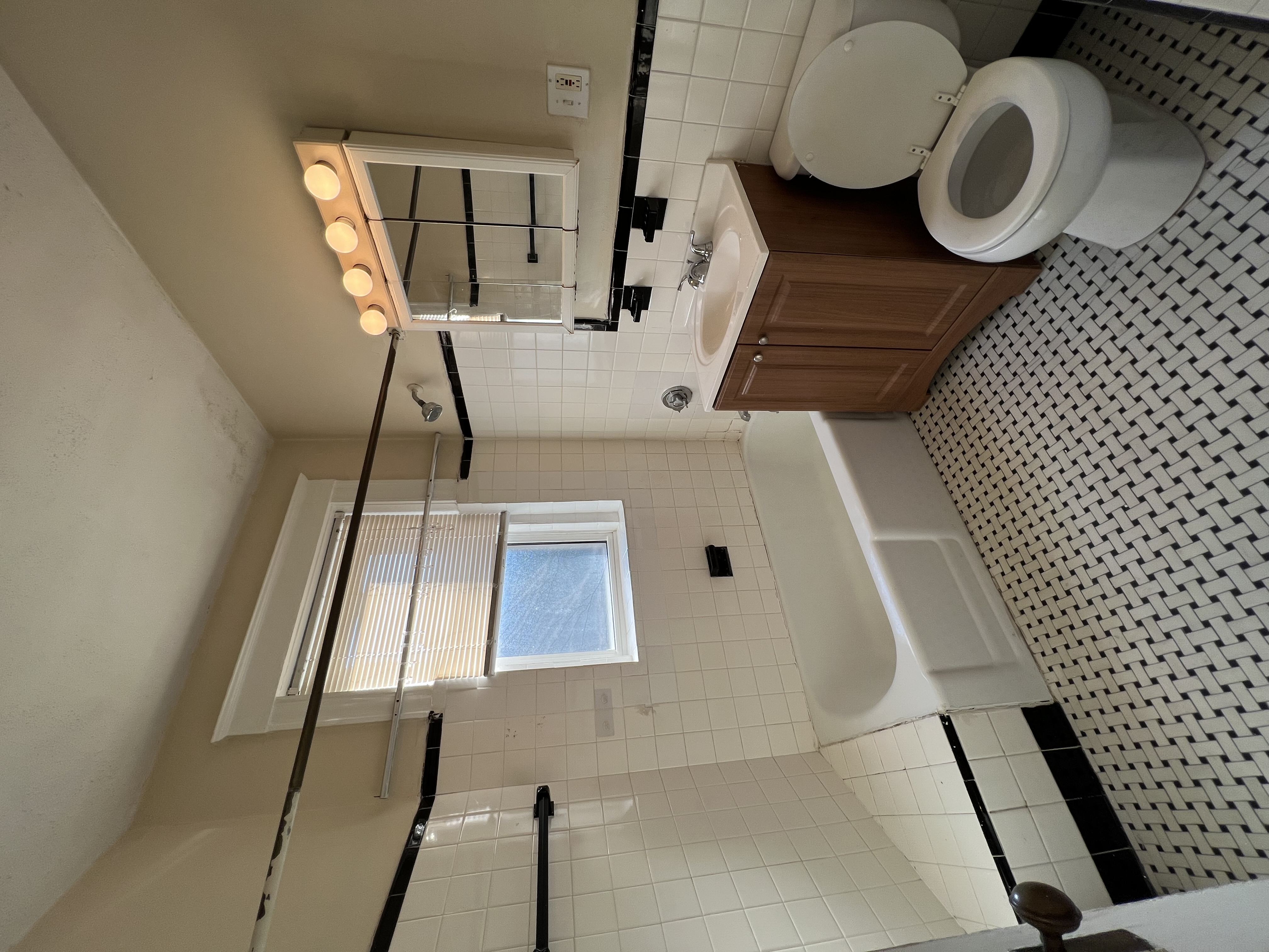 208 Winthrop Rd, Aspinwall Hill