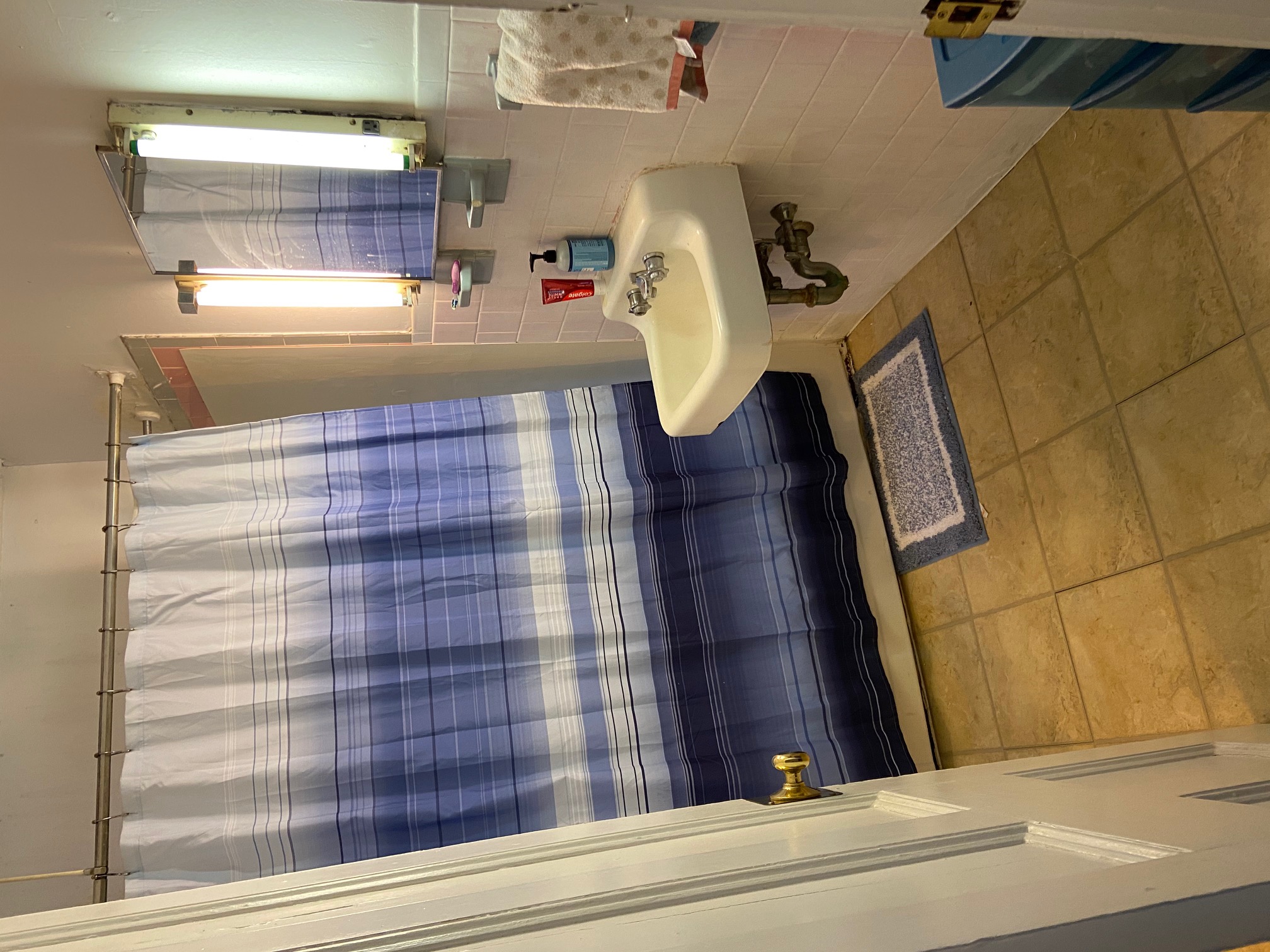 2 bed, 1 bath apartment for rent at 55 Joy St Unit 8, Beacon Hill — photo 8 of 9