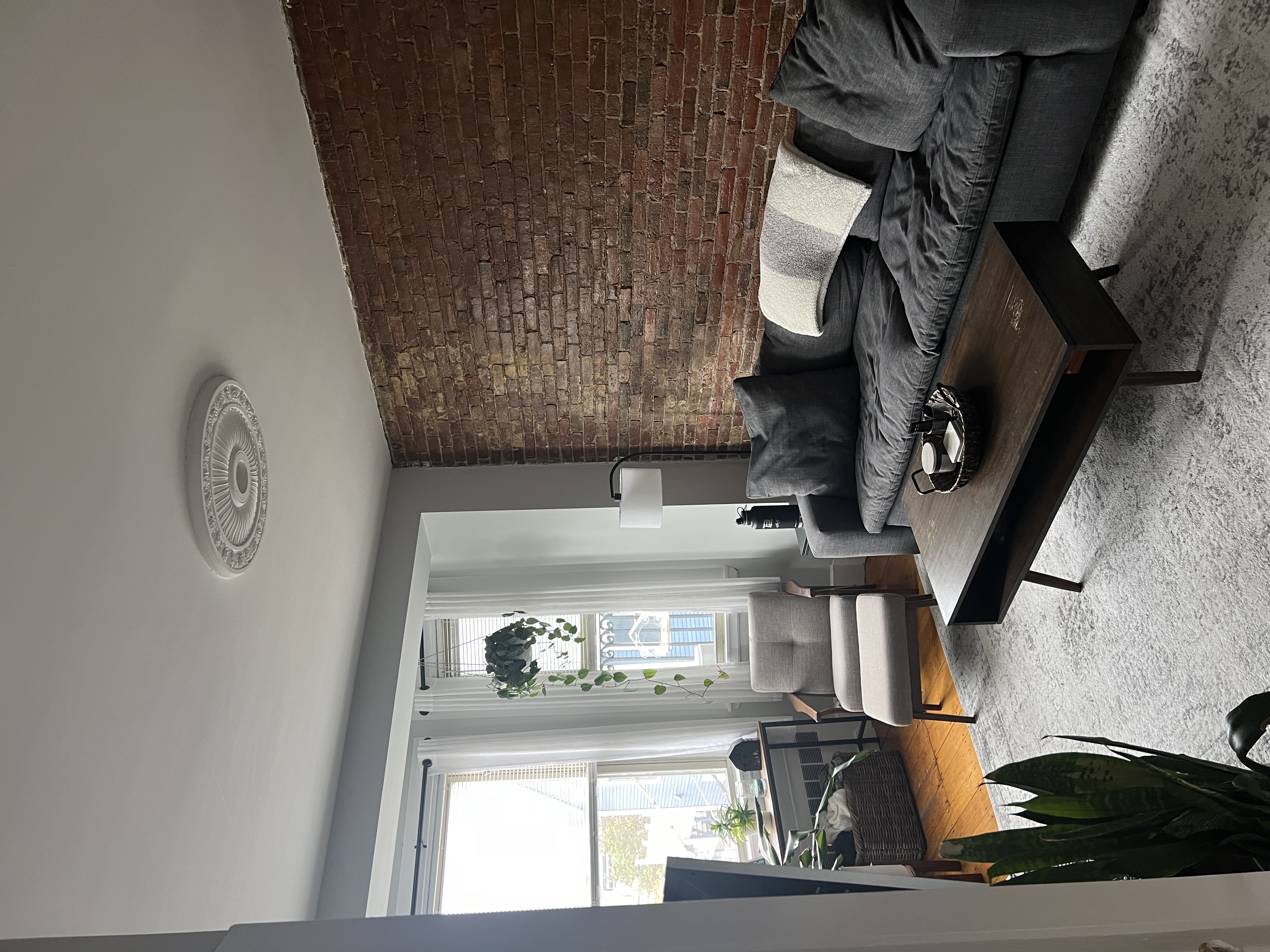 2 bed, 1 bath apartment for rent at 2 Pearl St Unit 5, Charlestown — photo 2 of 21