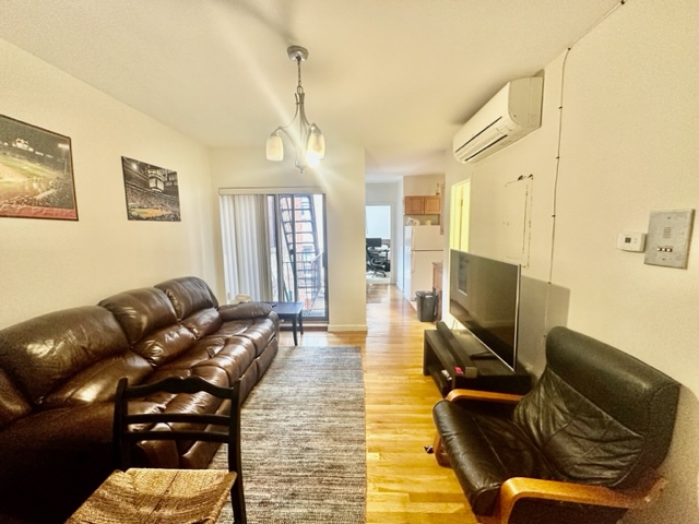 3 bed, 1 bath apartment for rent at 172 Salem St Unit 2, North End — photo 1 of 22
