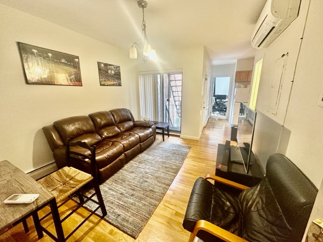 3 bed, 1 bath apartment for rent at 172 Salem St Unit 2, North End — photo 2 of 22
