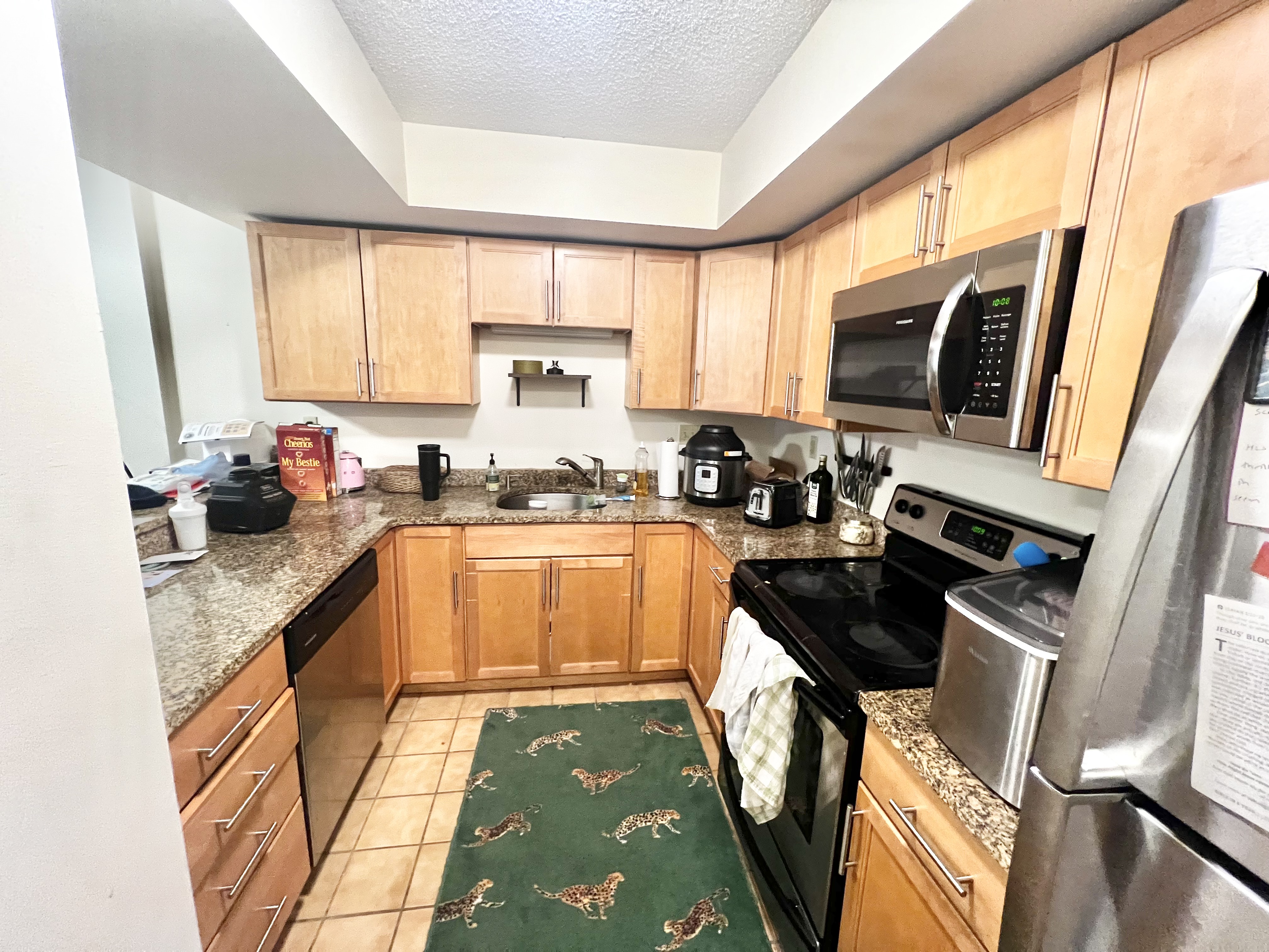 1 bed, 1 bath apartment for rent at 340 Franklin St Unit 103, Riverside — photo 1 of 10