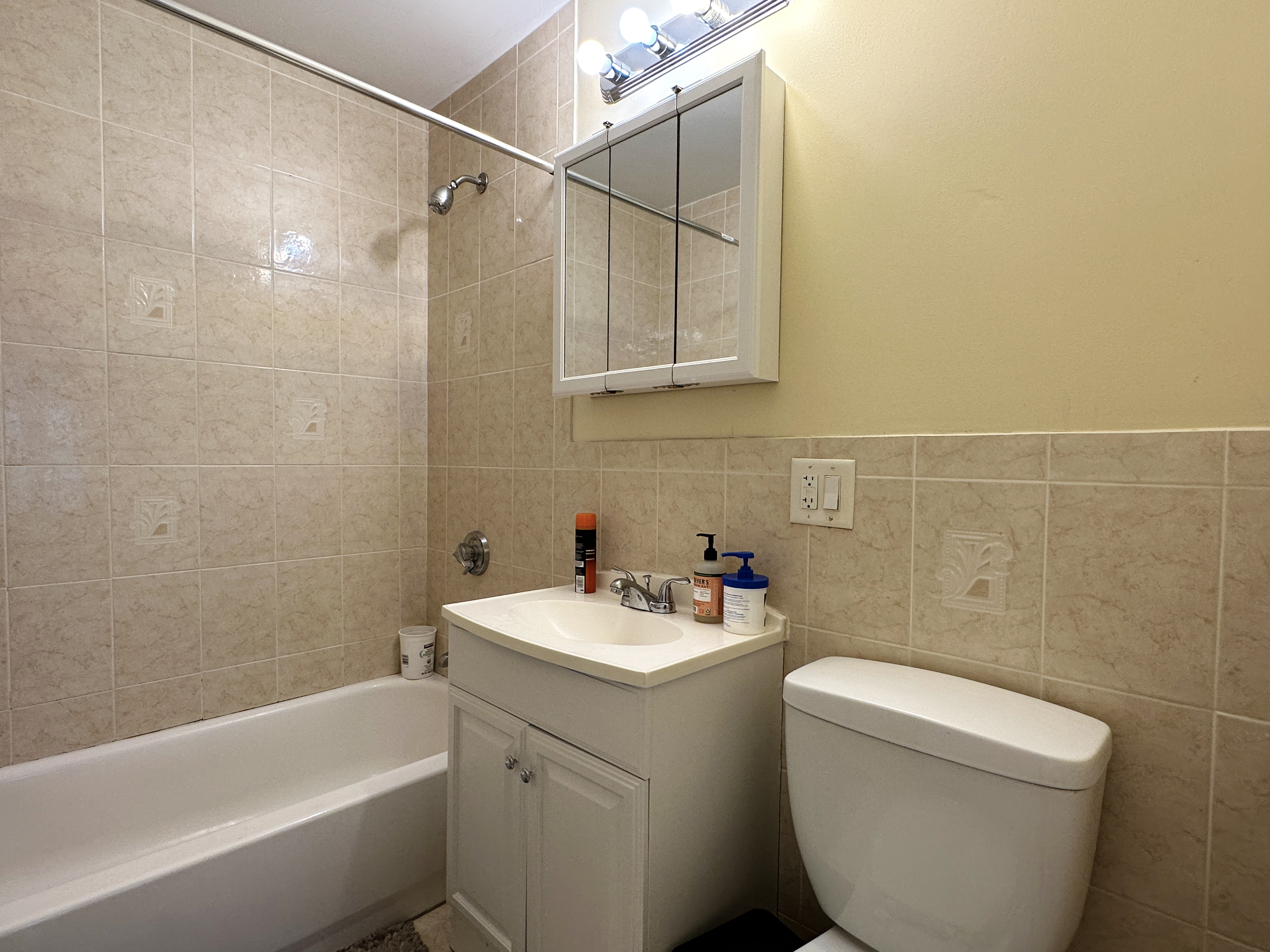 3 bed, 1 bath apartment for rent at 9 Kenilworth St Unit 1, Malden — photo 10 of 15