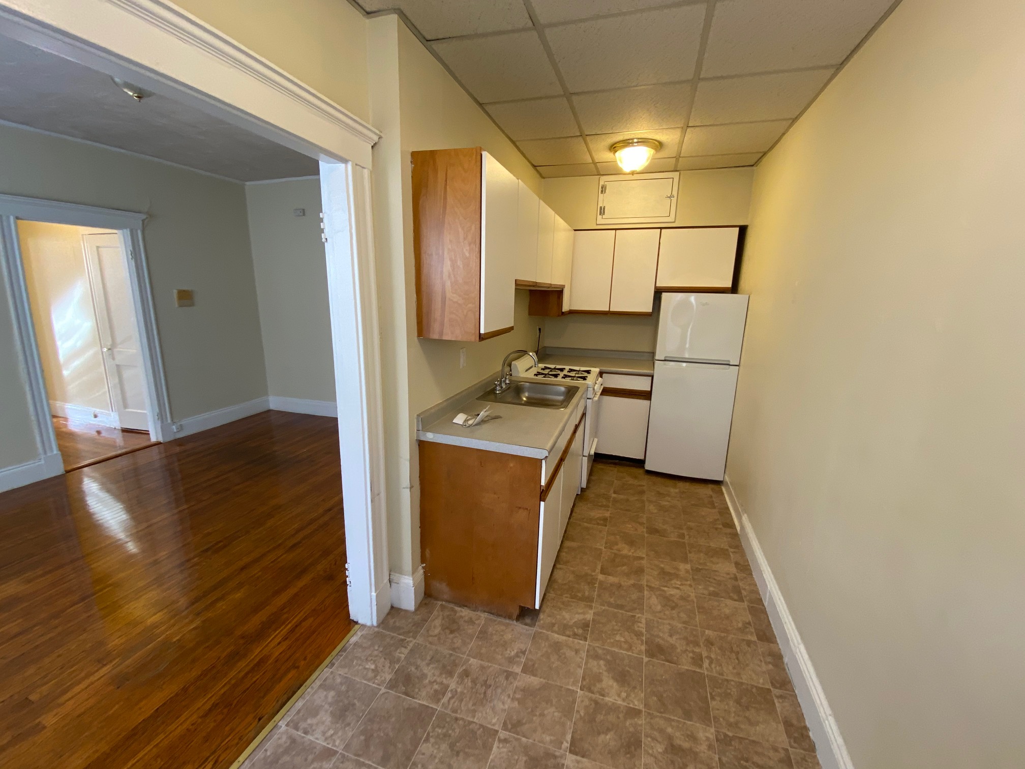 1 bed, 1 bath apartment for rent at 228 Kelton St Unit 12, Allston — photo 2 of 5