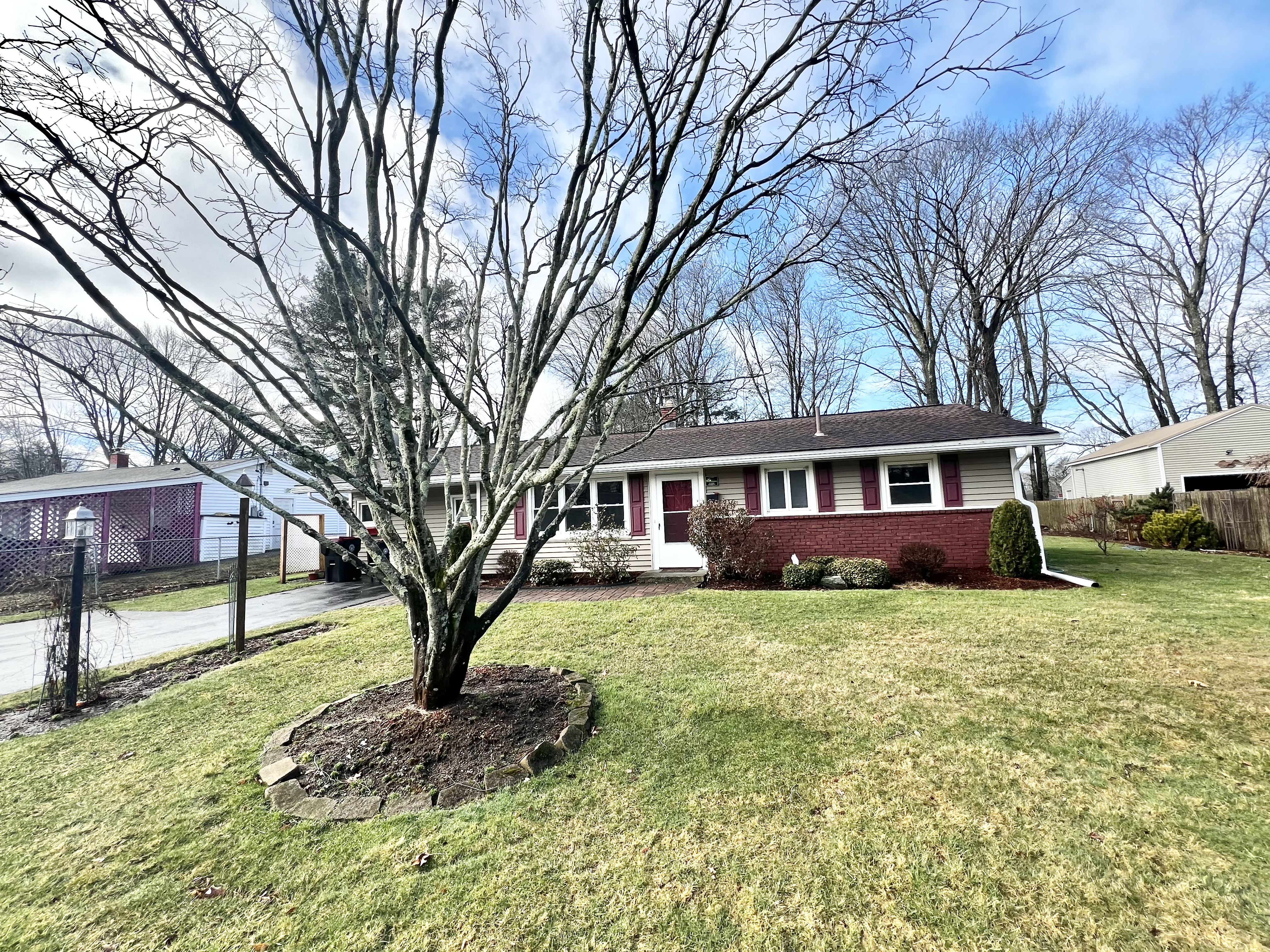 3 bed, 1 bath apartment for rent at 216 Elsie Rd Unit 1, Brockton — photo 1 of 28