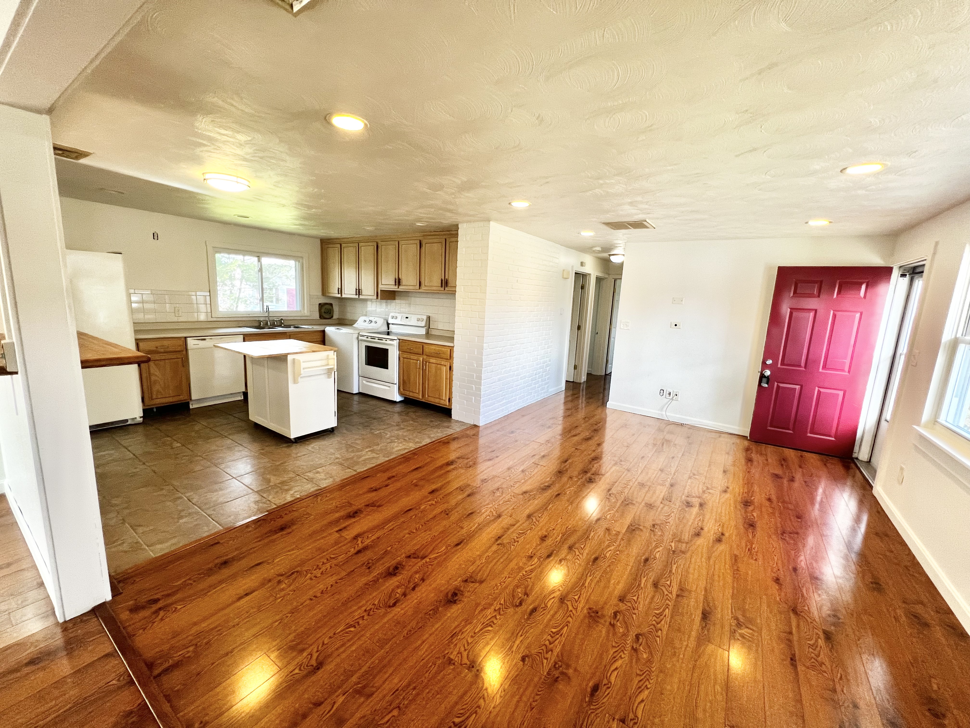 3 bed, 1 bath apartment for rent at 216 Elsie Rd Unit 1, Brockton — photo 5 of 28