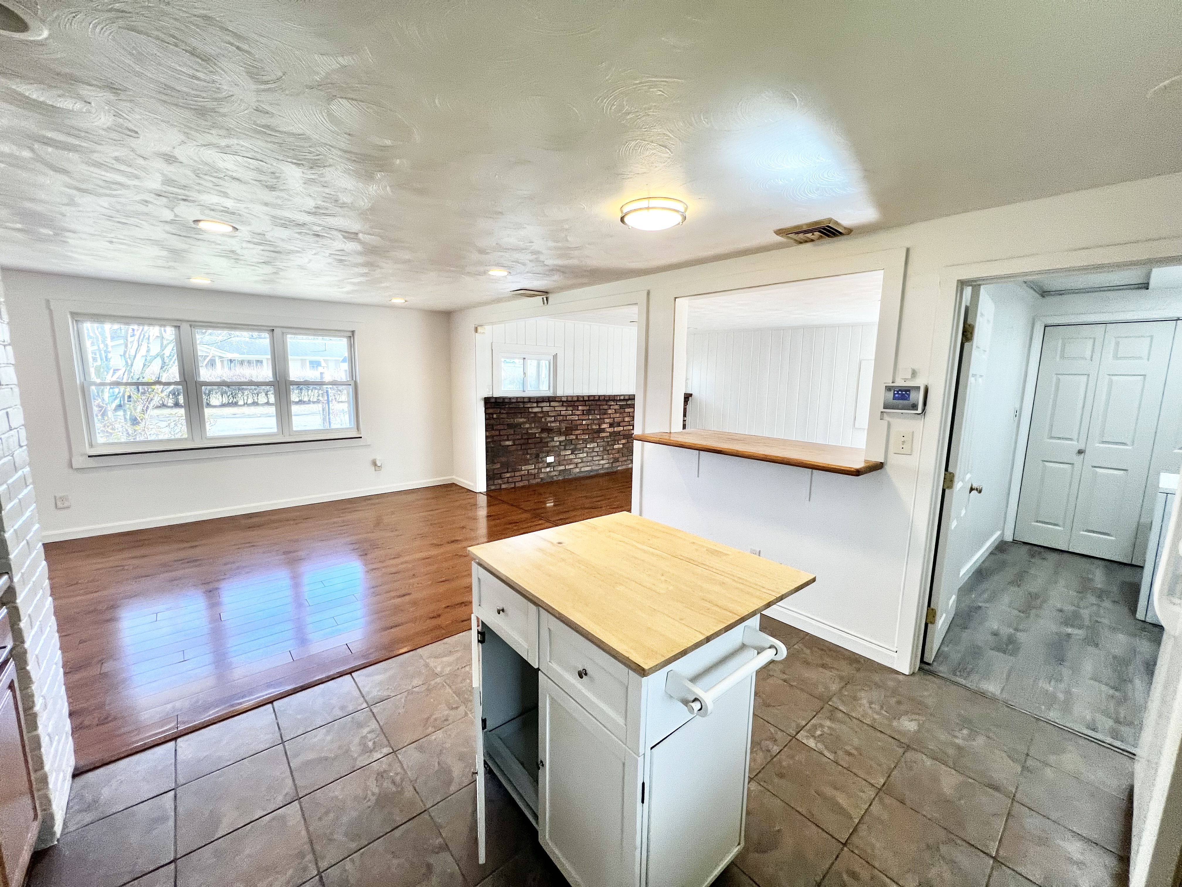 3 bed, 1 bath apartment for rent at 216 Elsie Rd Unit 1, Brockton — photo 8 of 28