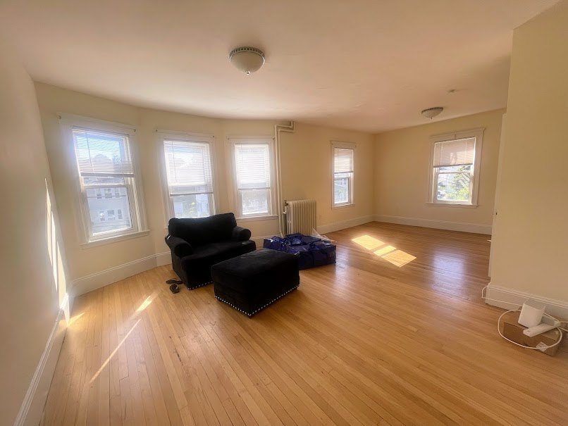 3.5 bed, 2 bath apartment for rent at 45 Hunnewell Ave Unit 2, Brighton — photo 1 of 17