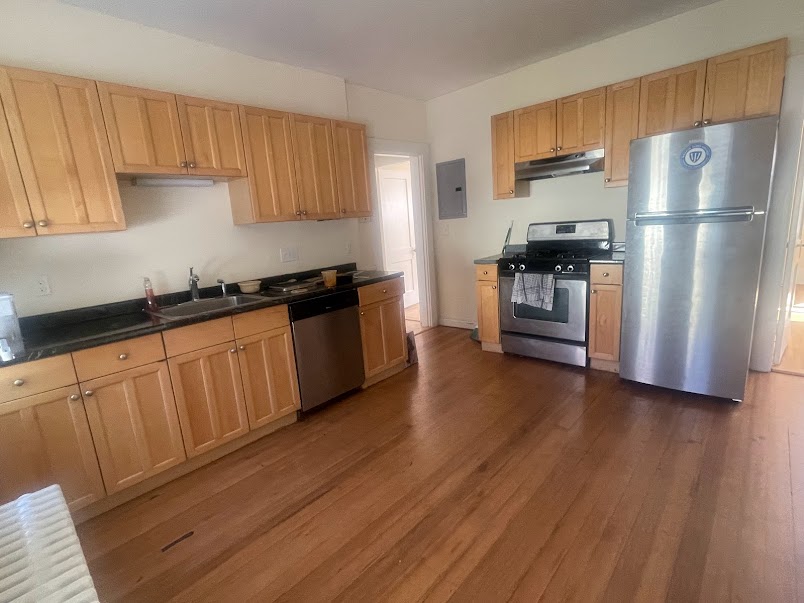 3.5 bed, 2 bath apartment for rent at 43 Hunnewell Ave Unit 2, Brighton — photo 1 of 10