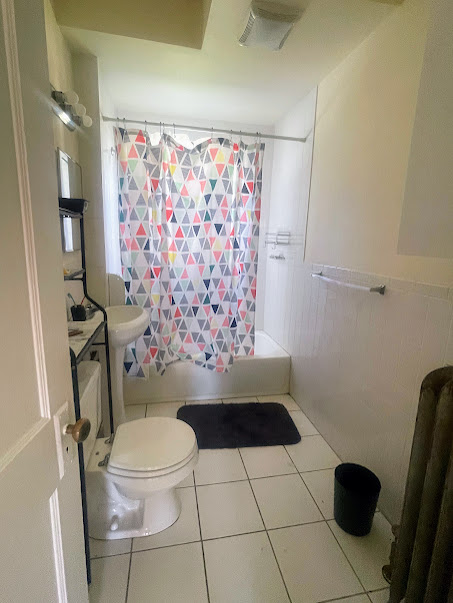 3.5 bed, 2 bath apartment for rent at 43 Hunnewell Ave Unit 2, Brighton — photo 9 of 10