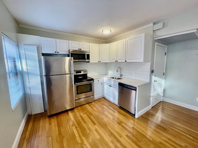 2 bed, 1 bath apartment for rent at 25 Fleet St Unit 2, North End — photo 3 of 14