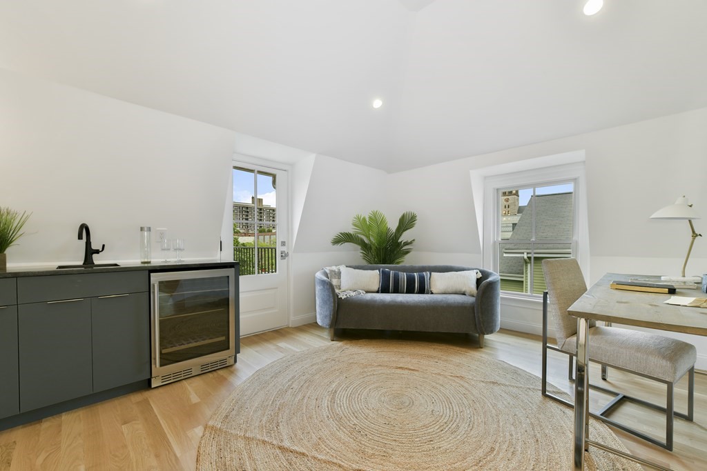 15 Pleasant St, Riverside