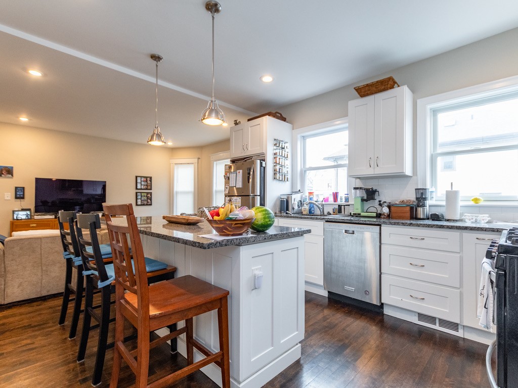 3 bed, 1 bath apartment for rent at 80 Lexington St Unit 1, Watertown — photo 6 of 22