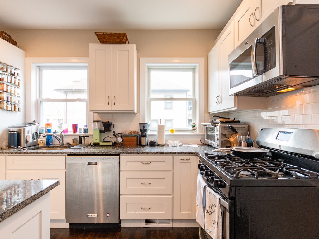 3 bed, 1 bath apartment for rent at 80 Lexington St Unit 1, Watertown — photo 9 of 22