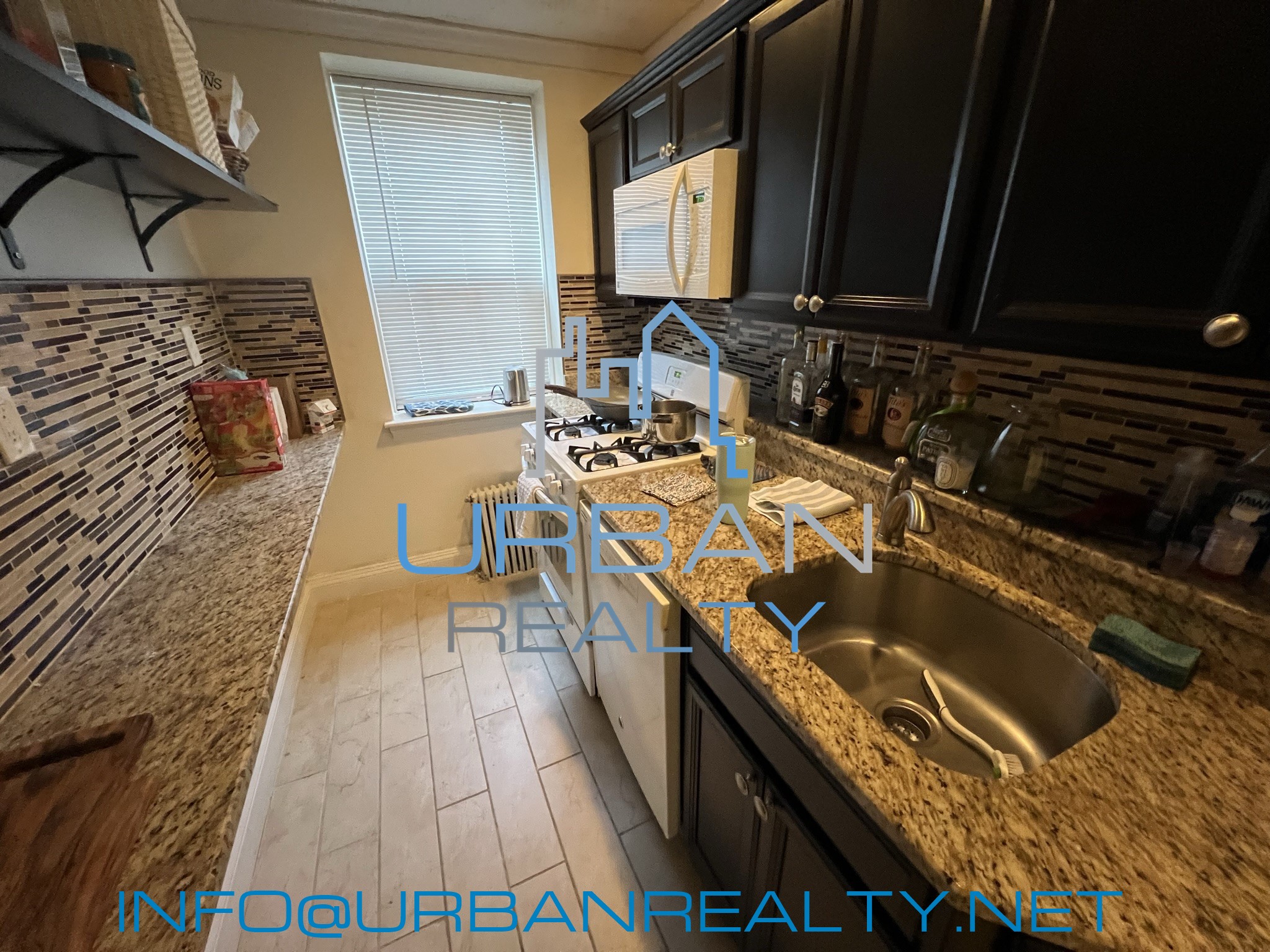 1 split bed, 1 bath apartment for rent at 39 Commonwealth Ave Unit 12, Newton — photo 7 of 14