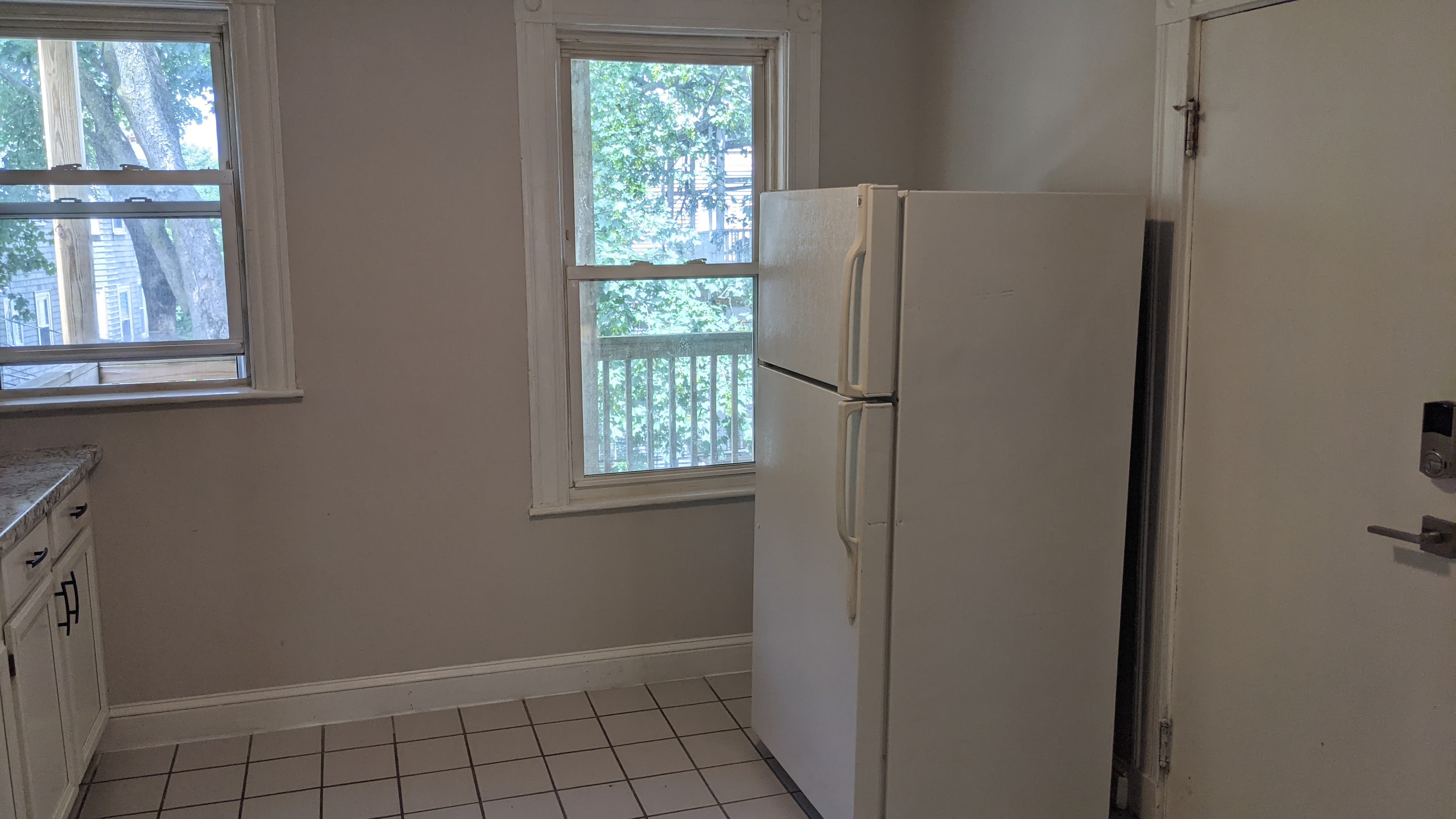 3 bed, 1 bath apartment for rent at 128 King St Unit 2D, Dorchester — photo 2 of 25