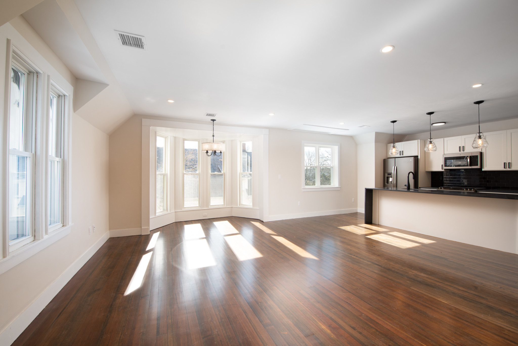 4 bed, 2 bath apartment for rent at 19 Playstead Rd Unit Ad, Dorchester — photo 10 of 16