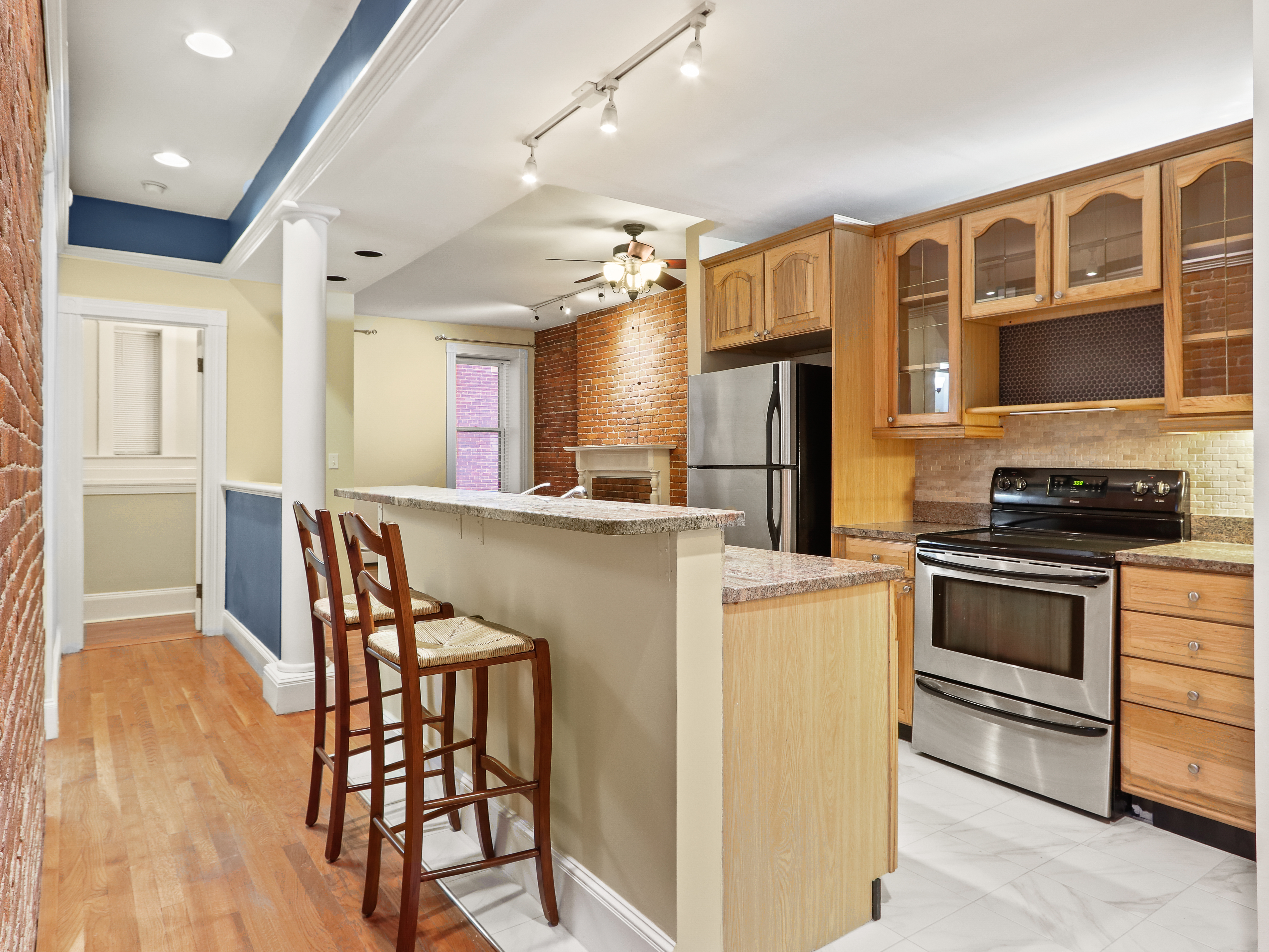 2 bed, 1 bath apartment for rent at 36 Hancock St Unit 1B, Beacon Hill — photo 3 of 16