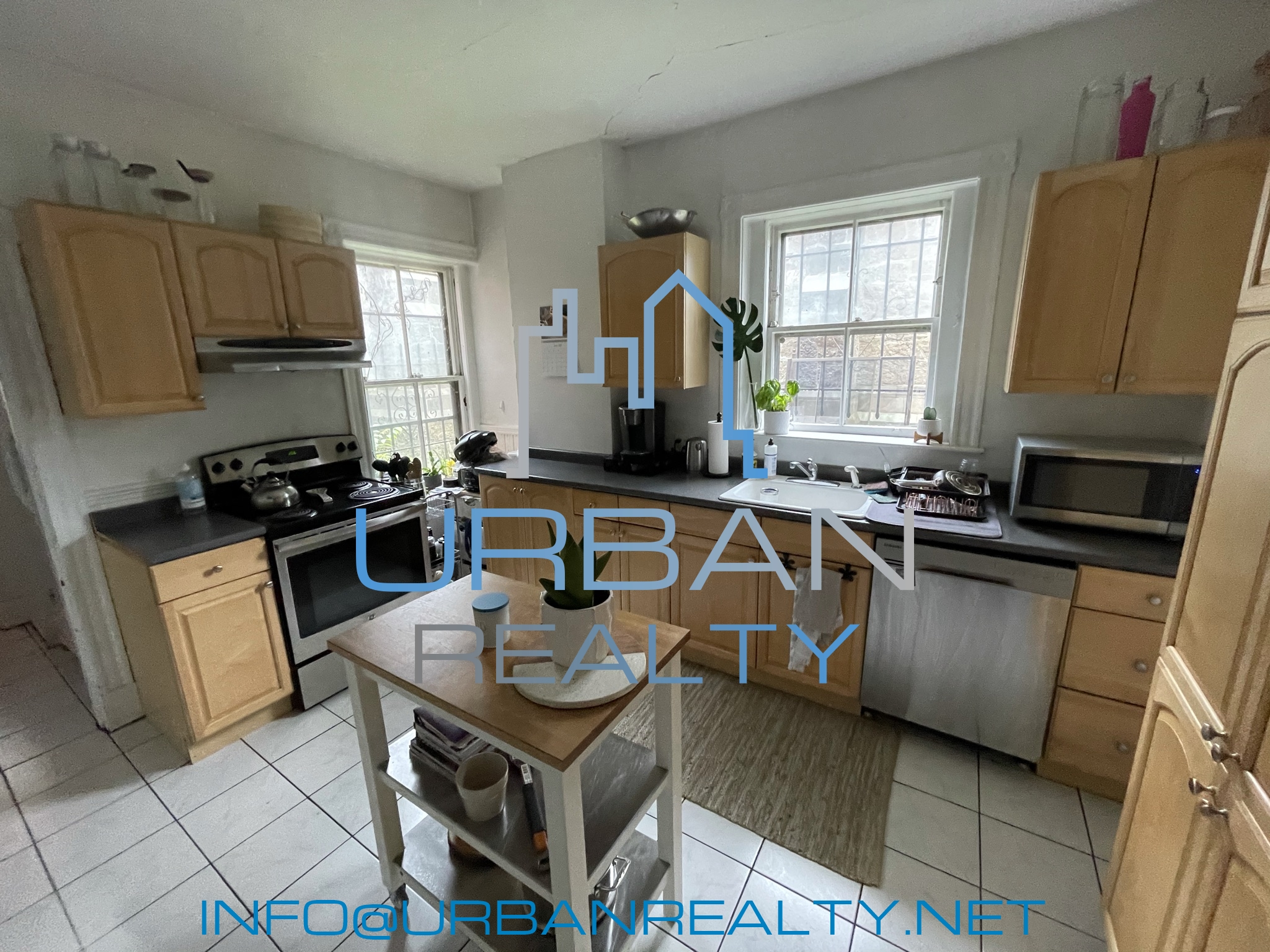 3 bed, 2 bath apartment for rent at 1821 Beacon St Unit 1, Washington Square — photo 5 of 17