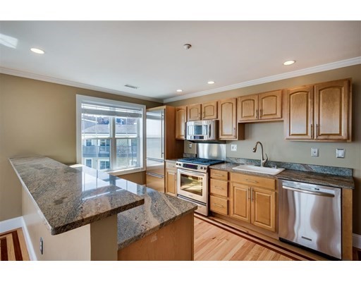 2 bed, 2 bath apartment for rent at 39 Dorchester St Unit 18, Dorchester — photo 1 of 17