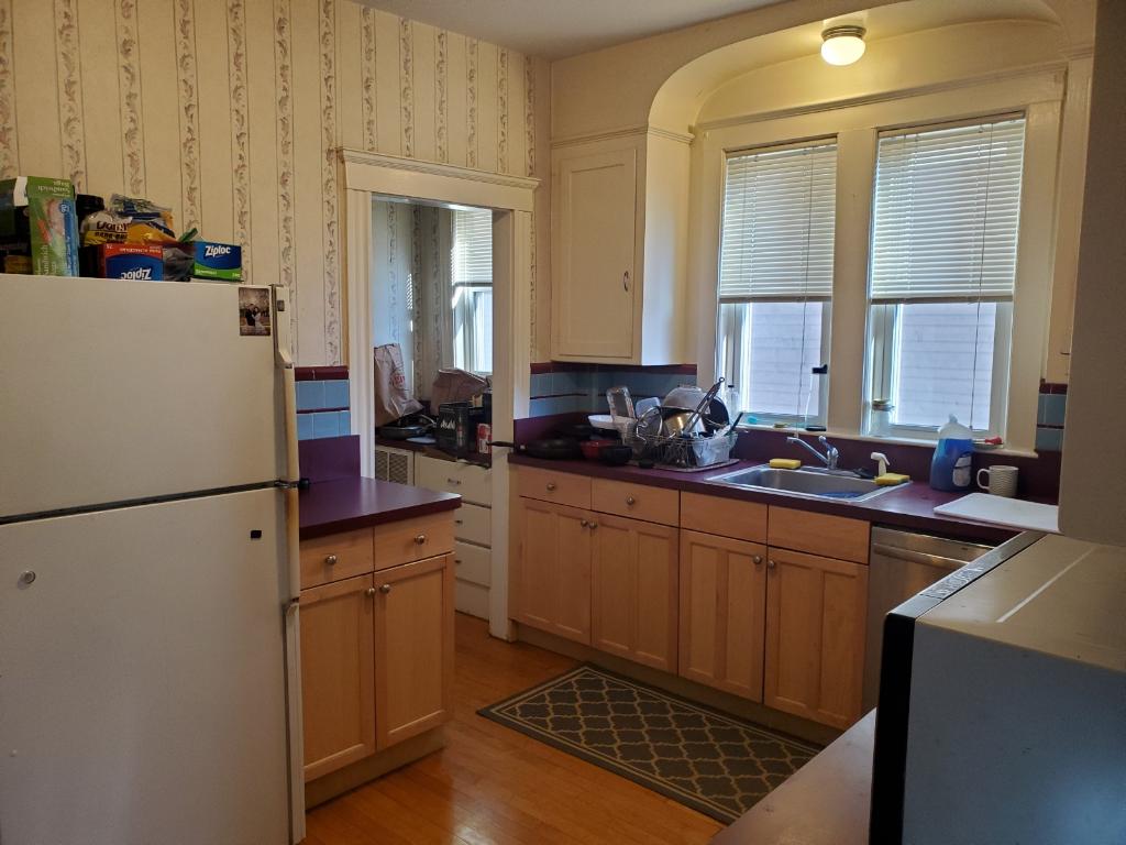 3 bed, 1 bath apartment for rent at 88 Davis Ave Unit 1, Brookline Village — photo 3 of 13