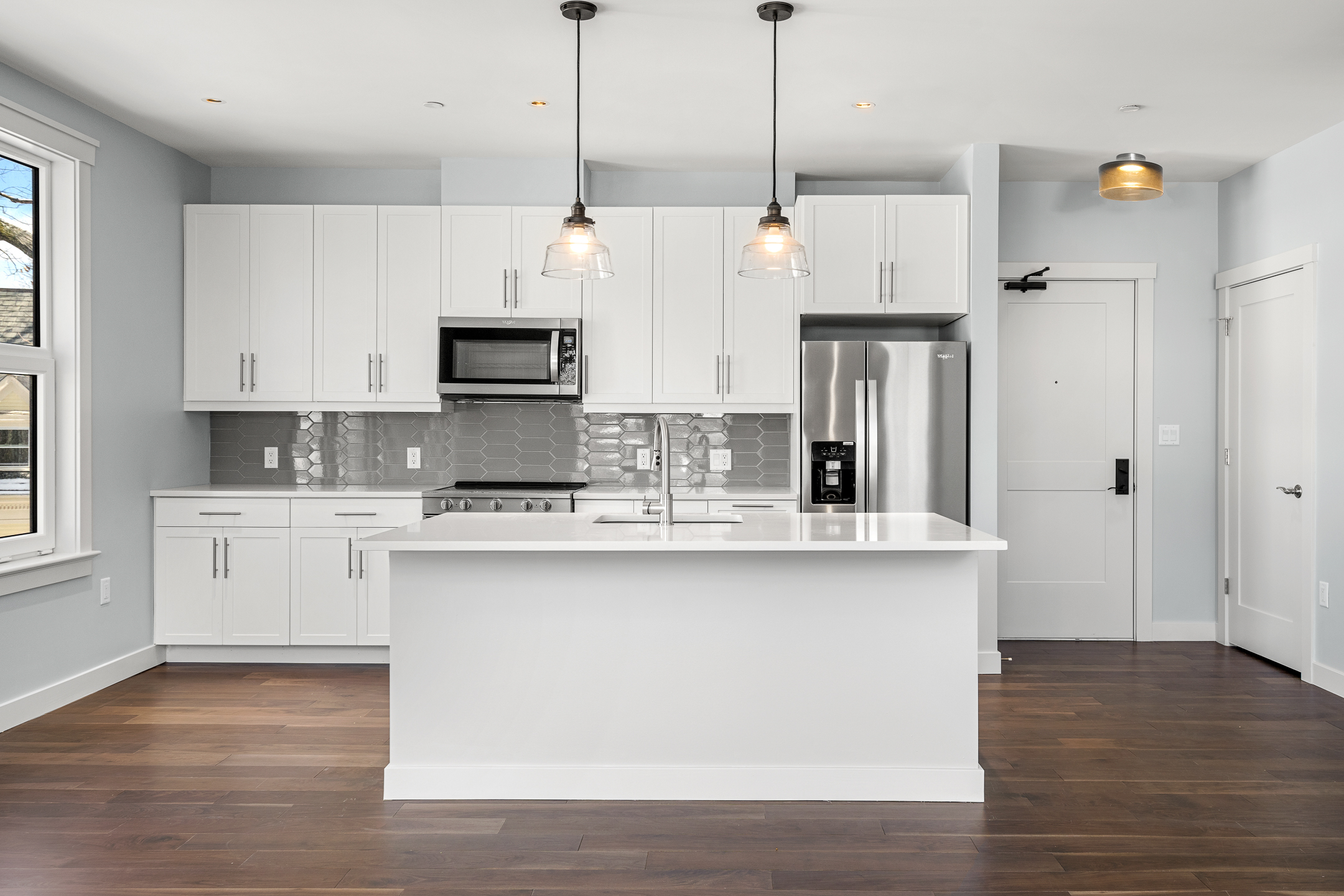2 bed, 2 bath apartment for rent at 136 Babcock St Unit 214, Longwood — photo 3 of 18