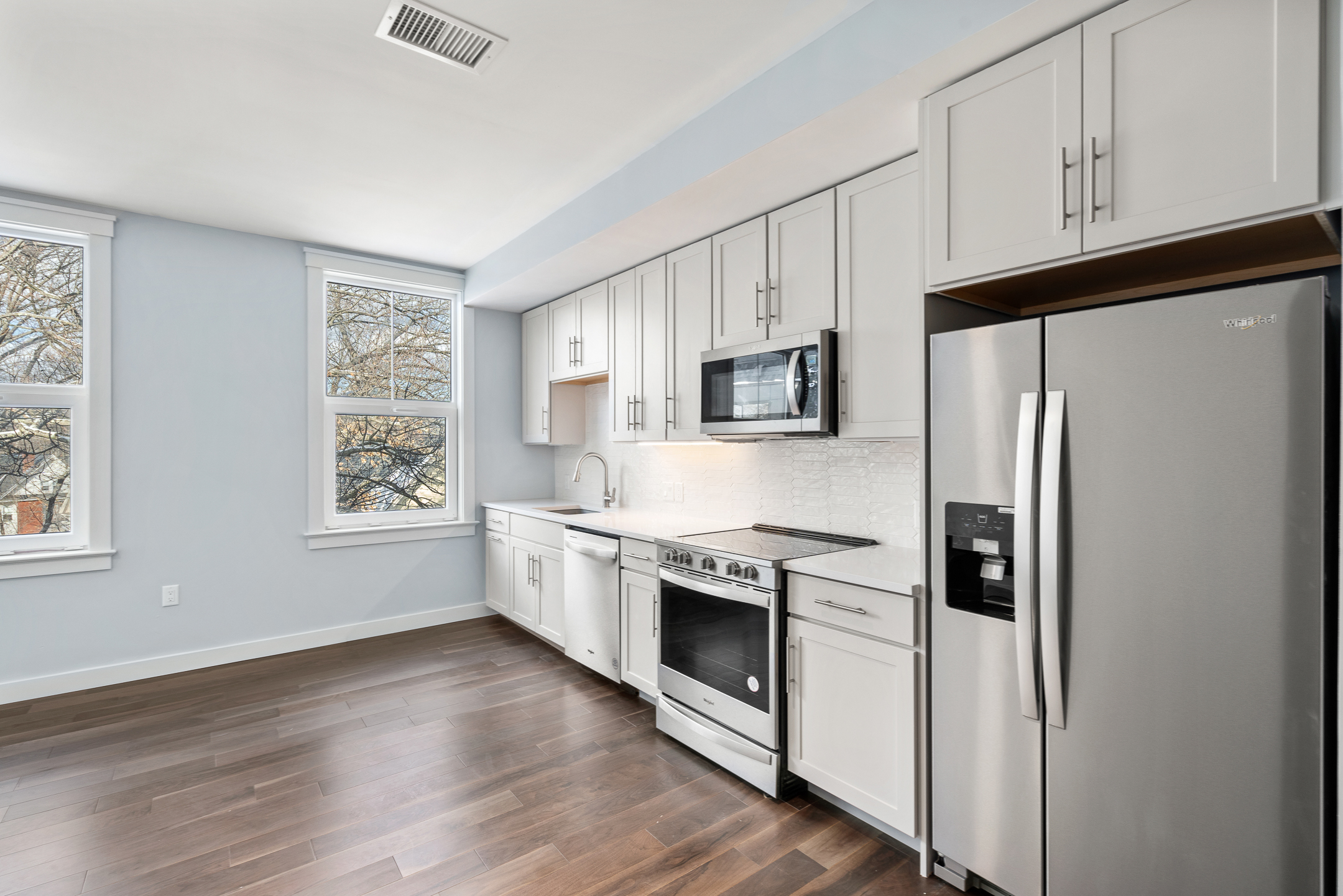 Studio bed, 1 bath apartment for rent at 136 Babcock St Unit 207, Coolidge Corner — photo 5 of 16