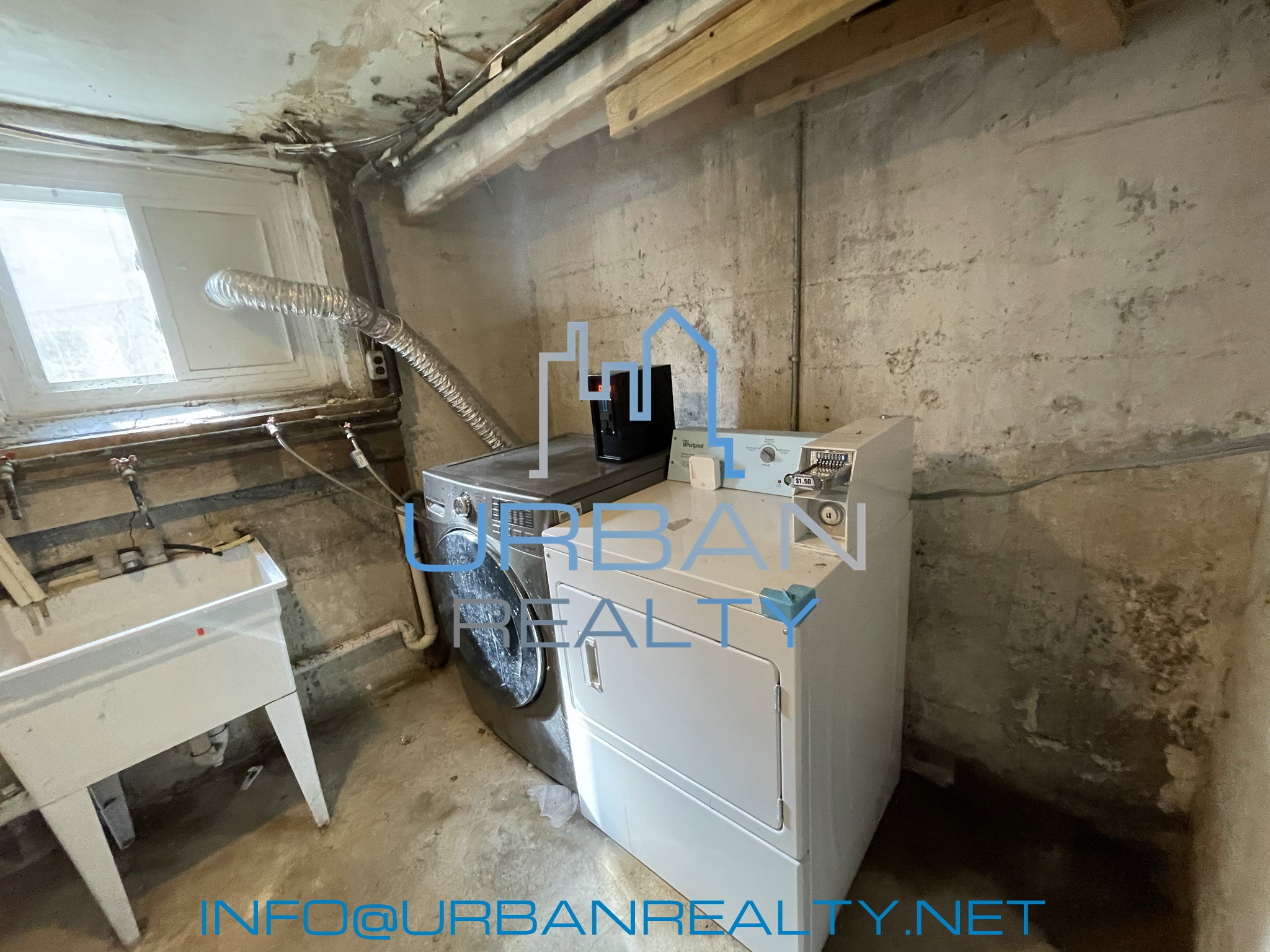 6 bed, 2.5 bath apartment for rent at 62 Algonquin Rd Unit 1, Newton — photo 14 of 16