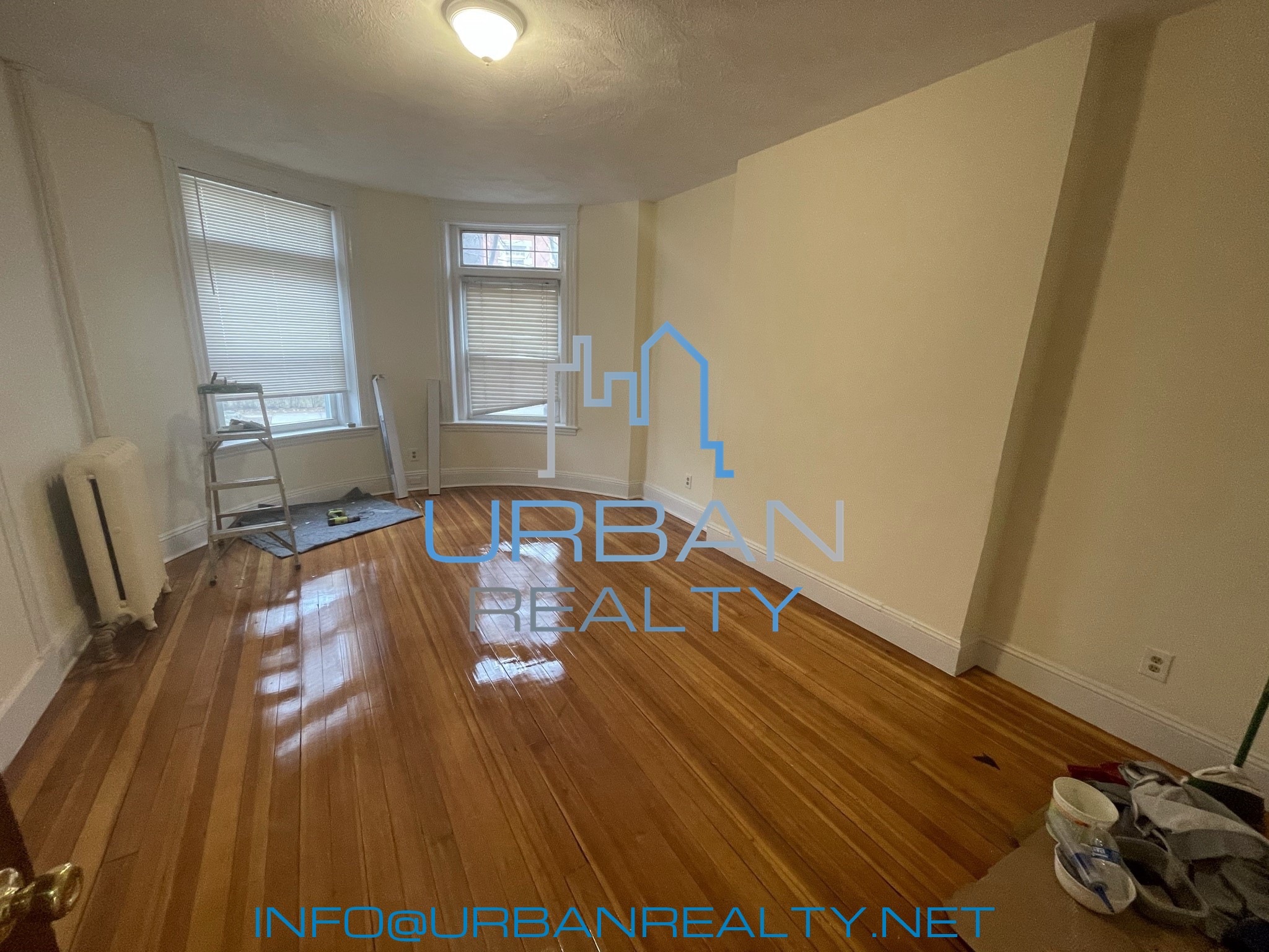 3 bed, 2 bath apartment for rent at 24 Strathmore Rd Unit 1, Washington Square — photo 5 of 14
