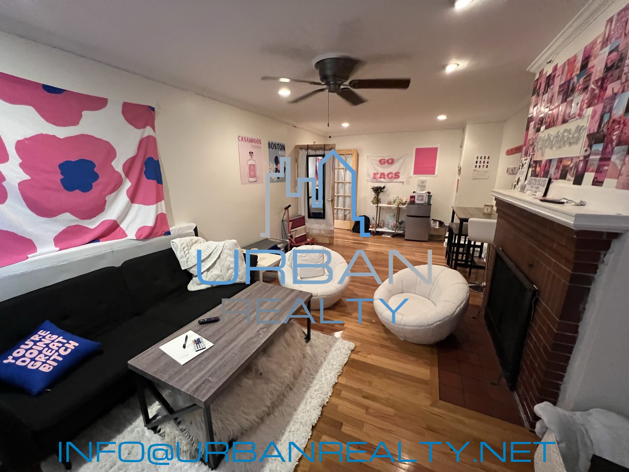 1 split bed, 1 bath apartment for rent at 39 Commonwealth Ave Unit 12, Newton — photo 3 of 14